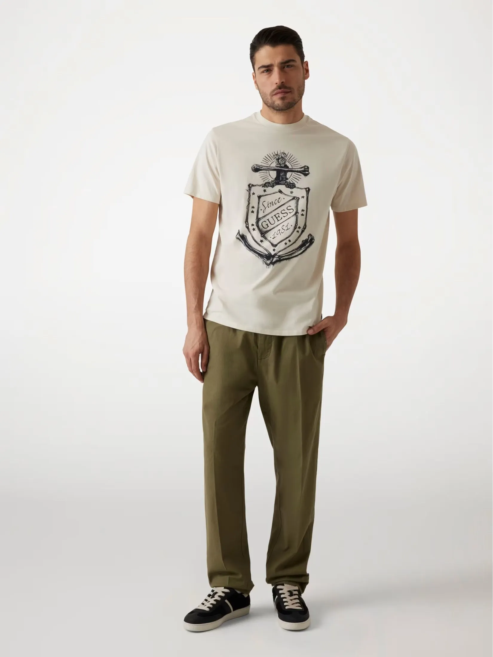 GUESS GUESS MEN  Logo Print  T-Shirt  M5GI72KBW41  -  Beige