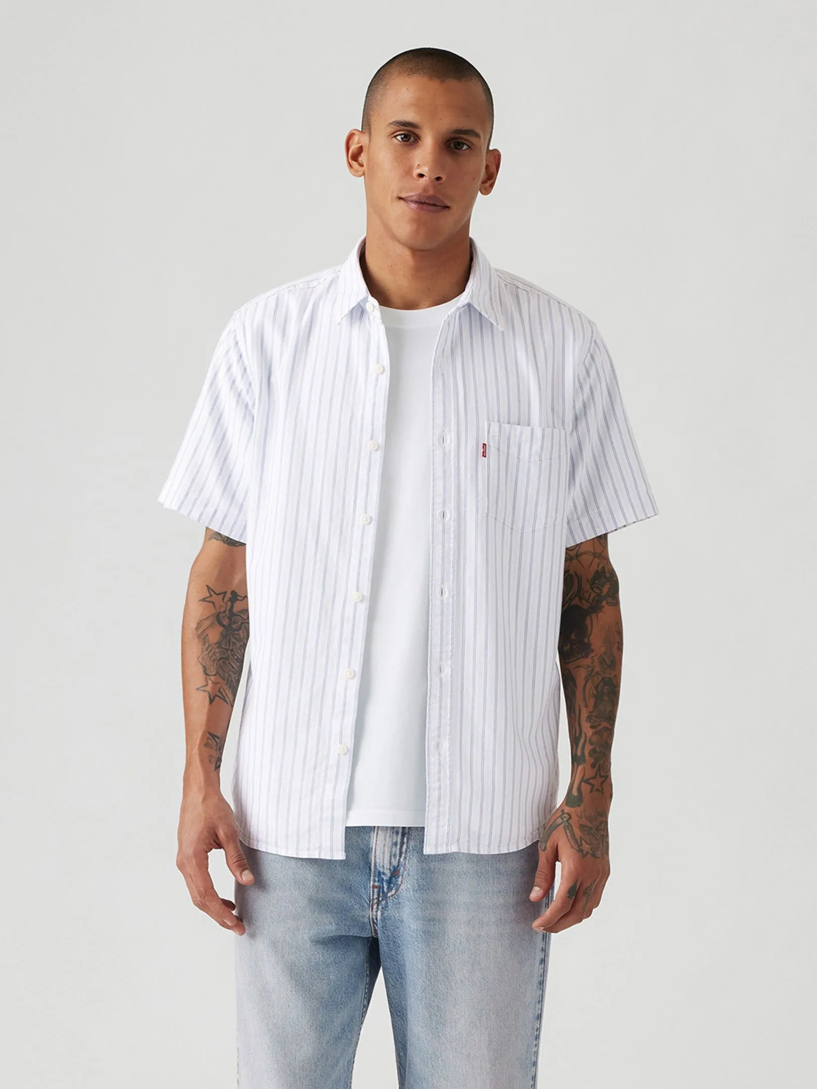 LEVI'S Men's Short-Sleeve Classic Standard Fit Shirt White