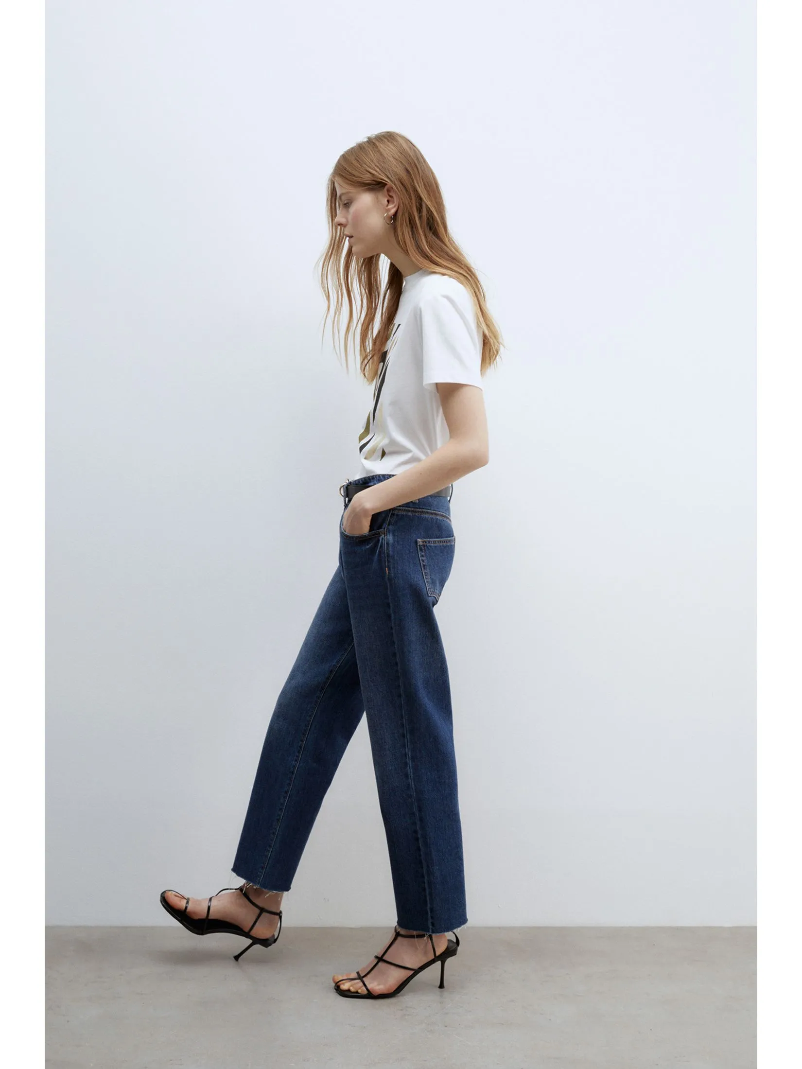 SFERA Women T-Shirt Short Sleeves Motif White