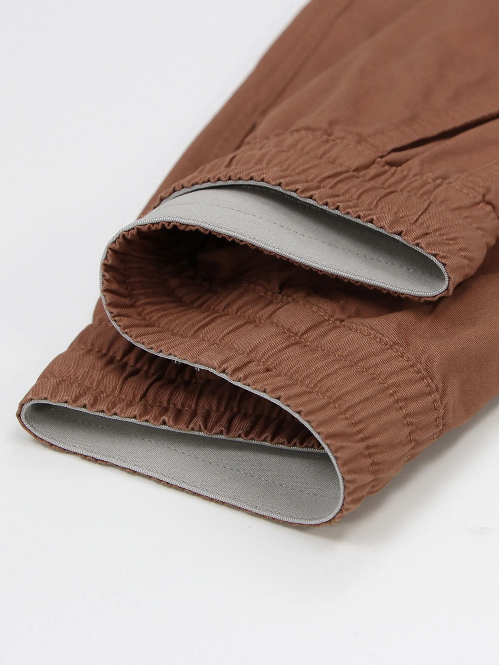 GIORDANO Men's Slim Twill Bermuda Shorts (180° Elastic Waist) Russet brown