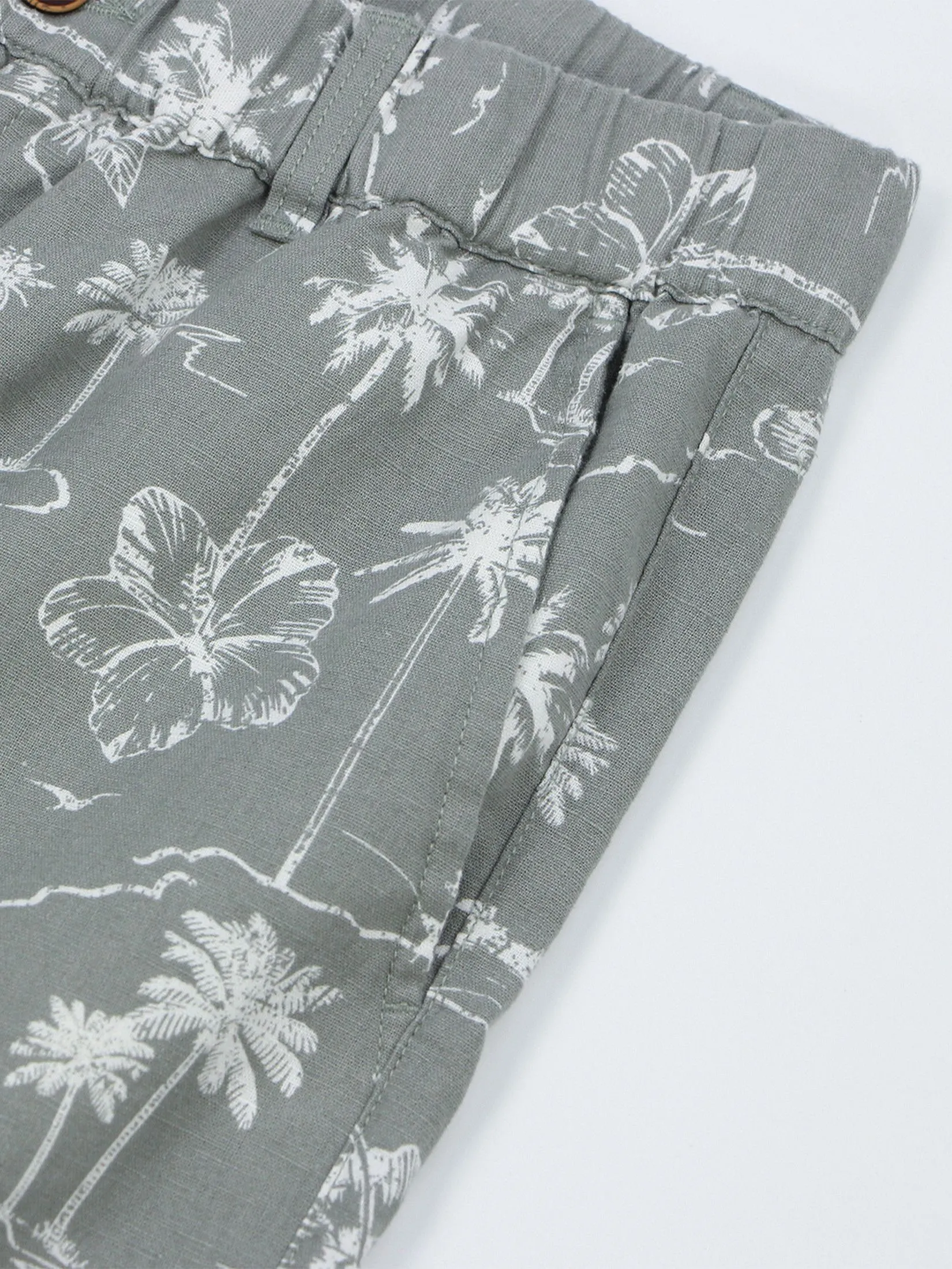 GIORDANO Men's Slim Linen Bermuda Shorts Green x White