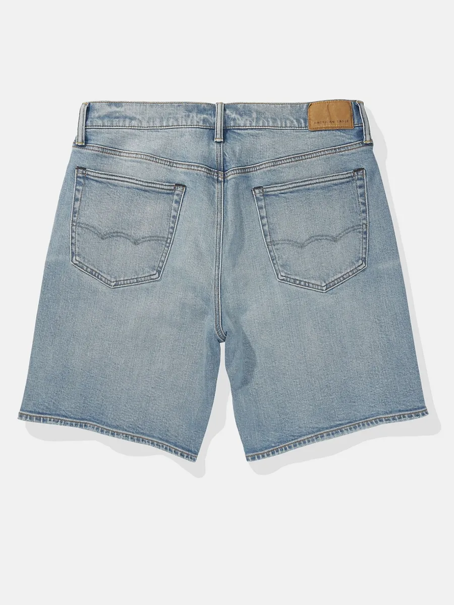 AMERICAN EAGLE MEN MEDIUM CLEAN LOOSE DENIM SHORT - CLEAN FINISH 980 ICED LIGHT INDIGO