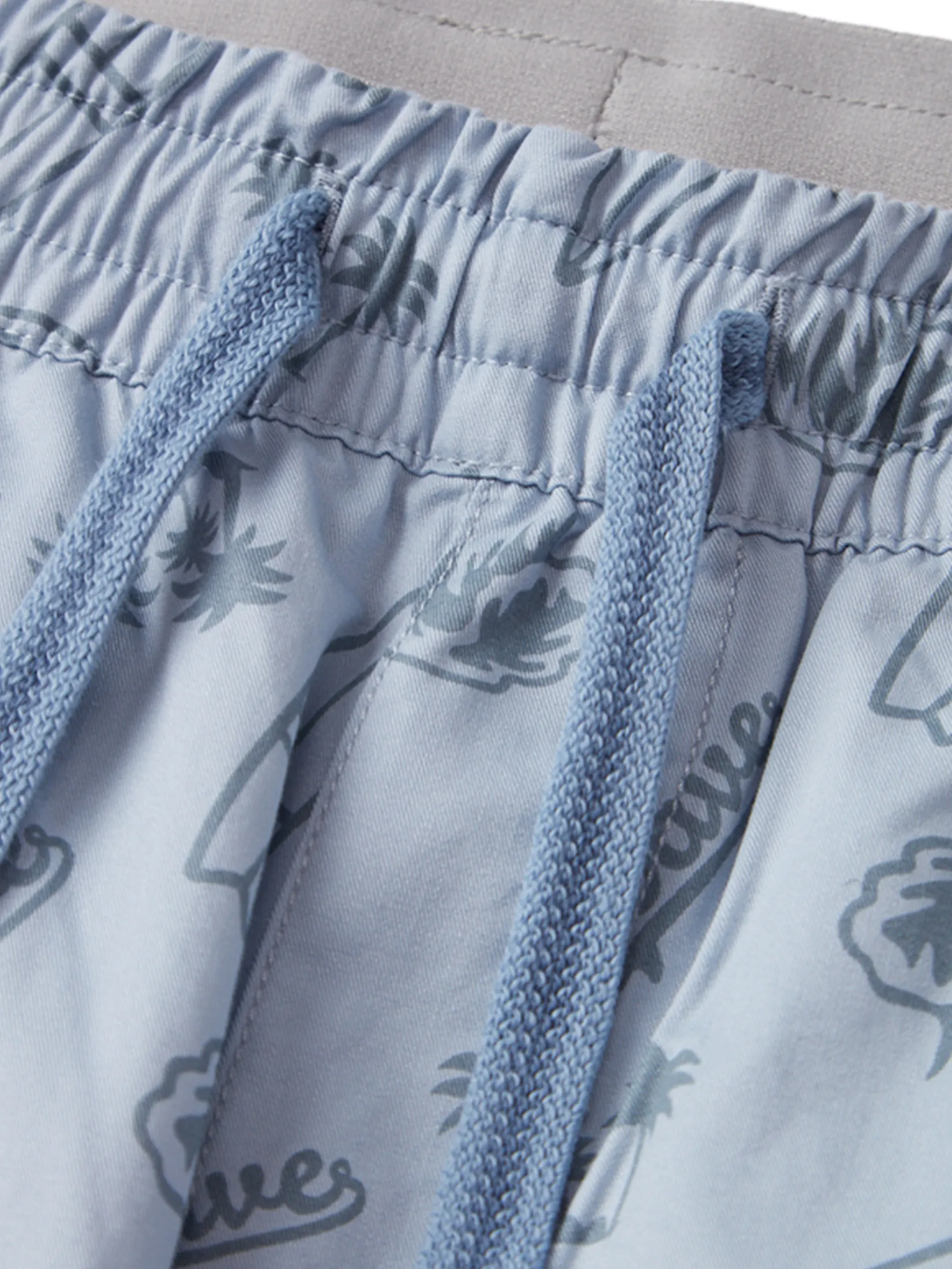 GIORDANO Men s Slim Twill Bermuda Shorts (180  Elastic Waist) Blue