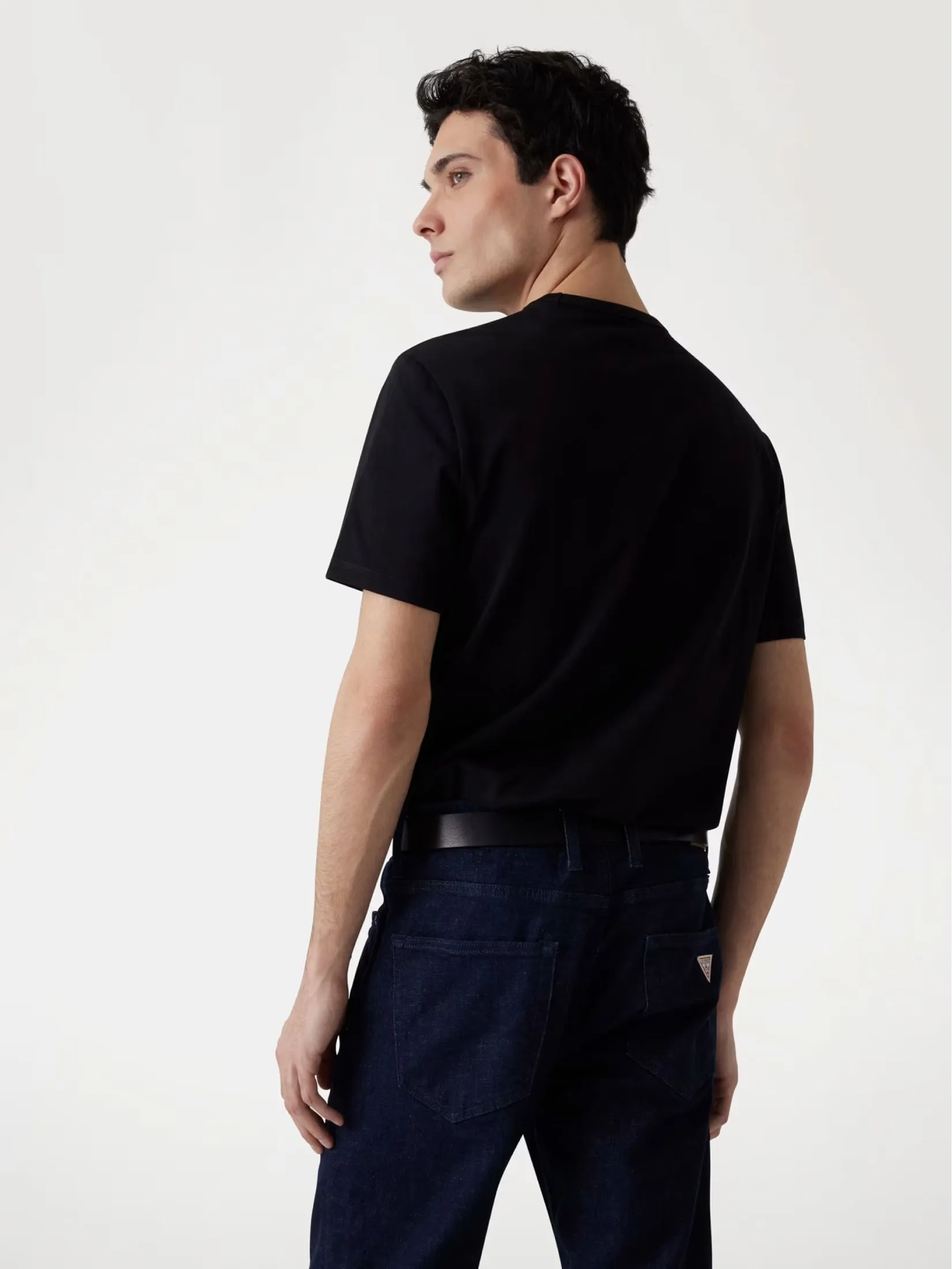 GUESS GUESS MEN Front Logo  T-Shirt  M5GI19J1314  -  Black