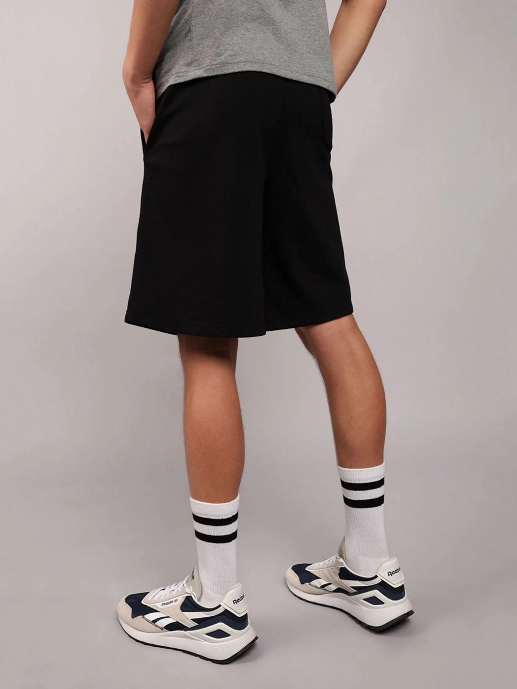 AMERICAN EAGLE MEN 7780 INTL HERITAGE SWEAT SHORT 001 BLACK