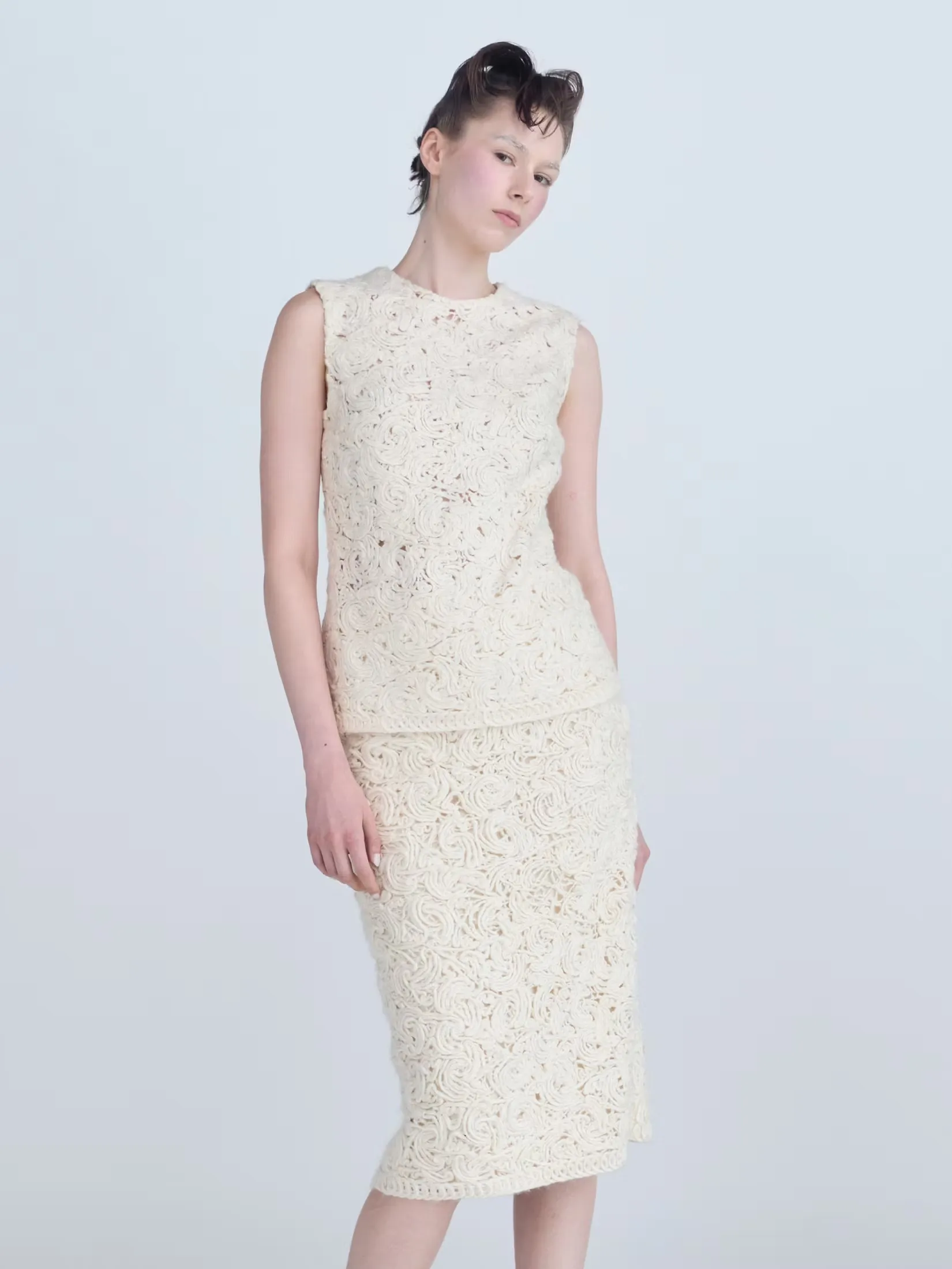 VICKTEERUT Women Cream Lace Pencil Skirt