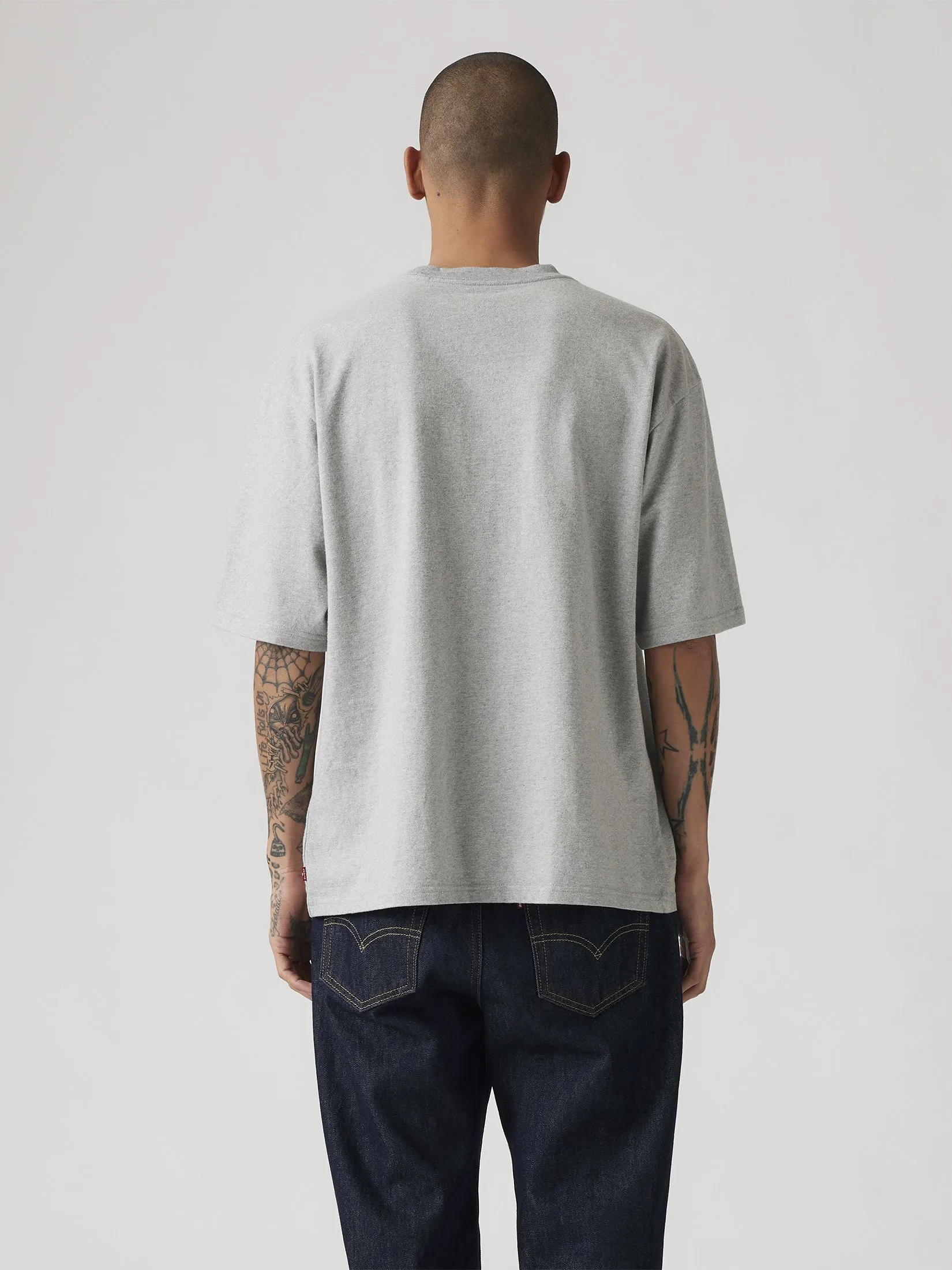LEVI'S Men's Half-Sleeve Graphic Pocket T-Shirt Grey