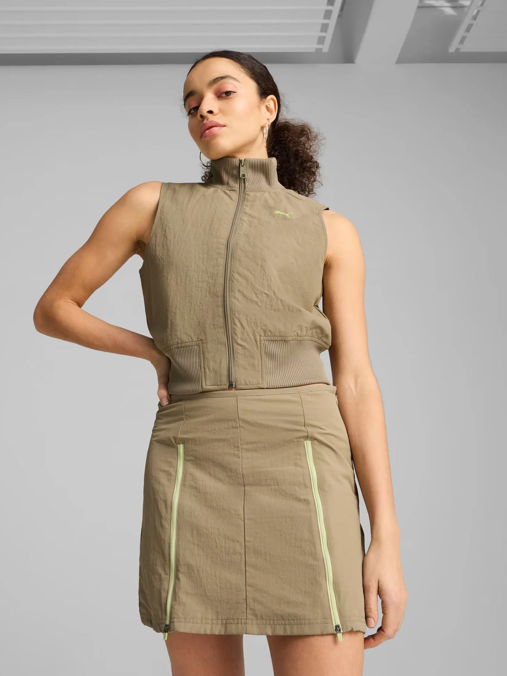 PUMA Women Vest Dare To Full-Zip Woven Velvet Moss