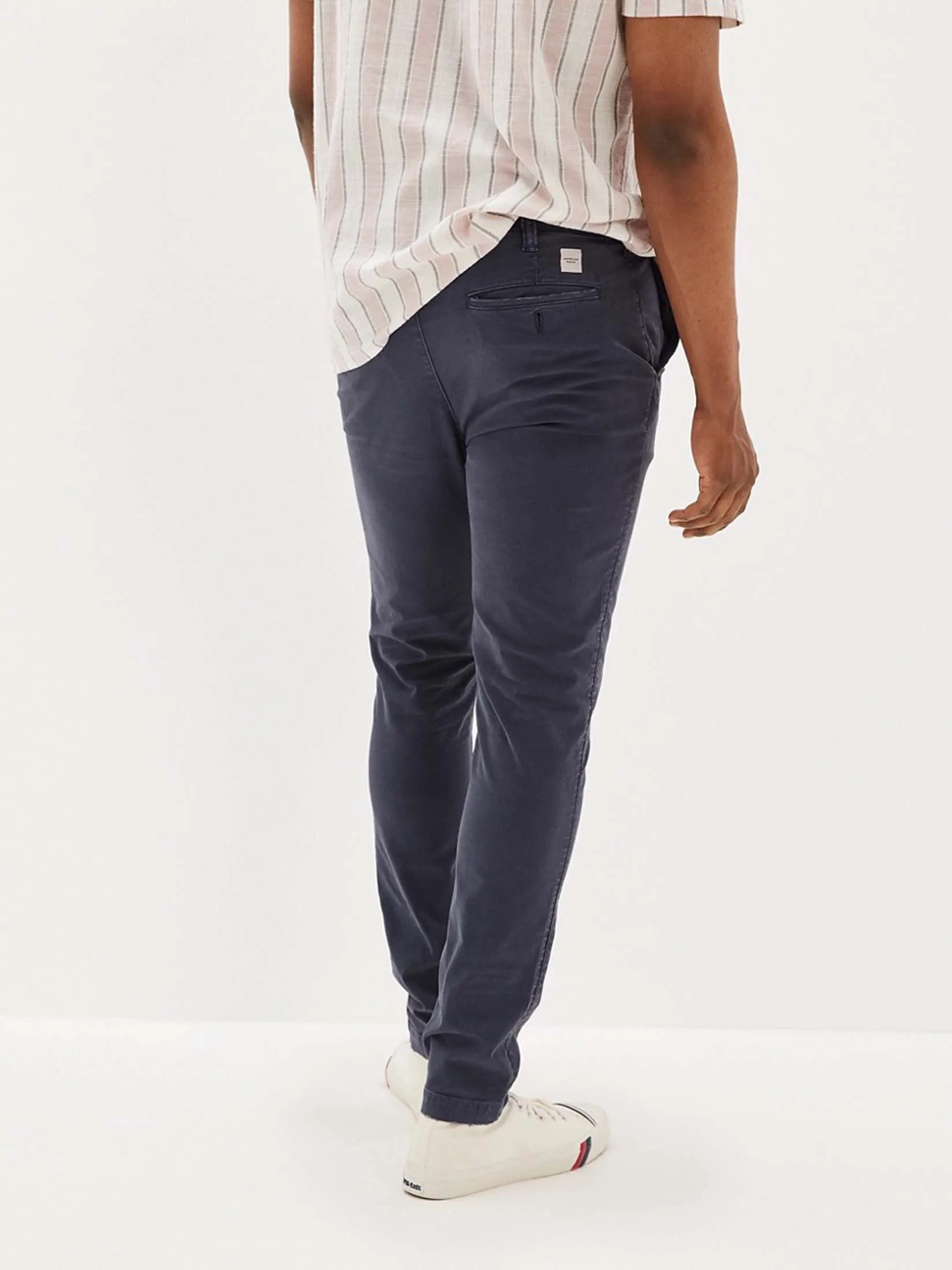 AMERICAN EAGLE MEN 4578 ULTIMATE WORN IN CHINO 451 DARK BLUE