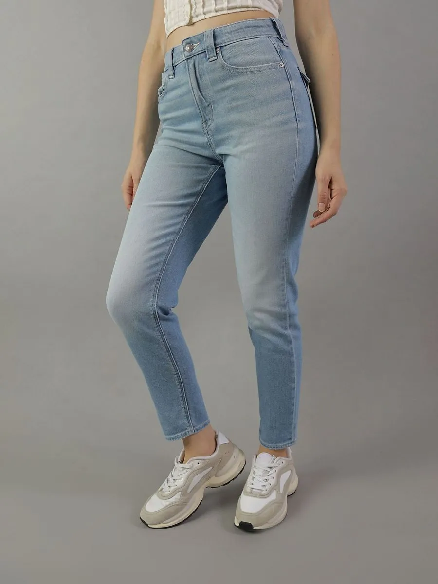 AMERICAN EAGLE WOMEN MOM JEANS 915 LIGHT WASH