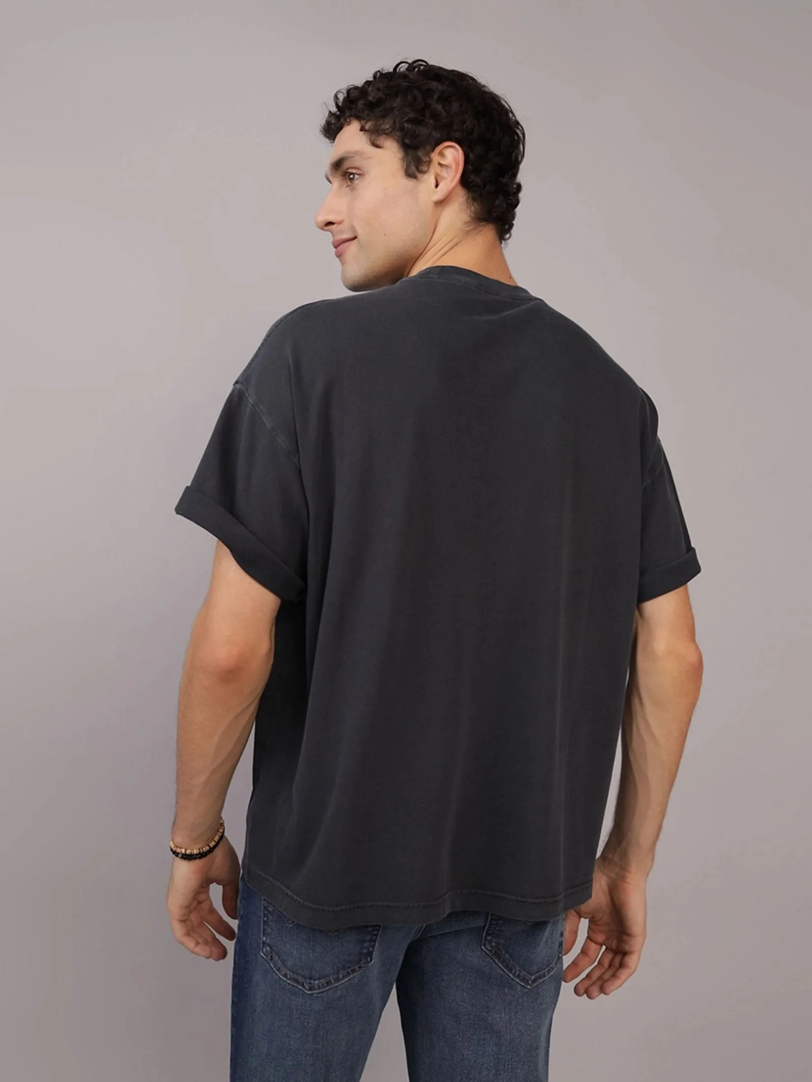 AMERICAN EAGLE MEN G SS BTS1 OS SET IN TEE- PGD 167 WASHED BLACK