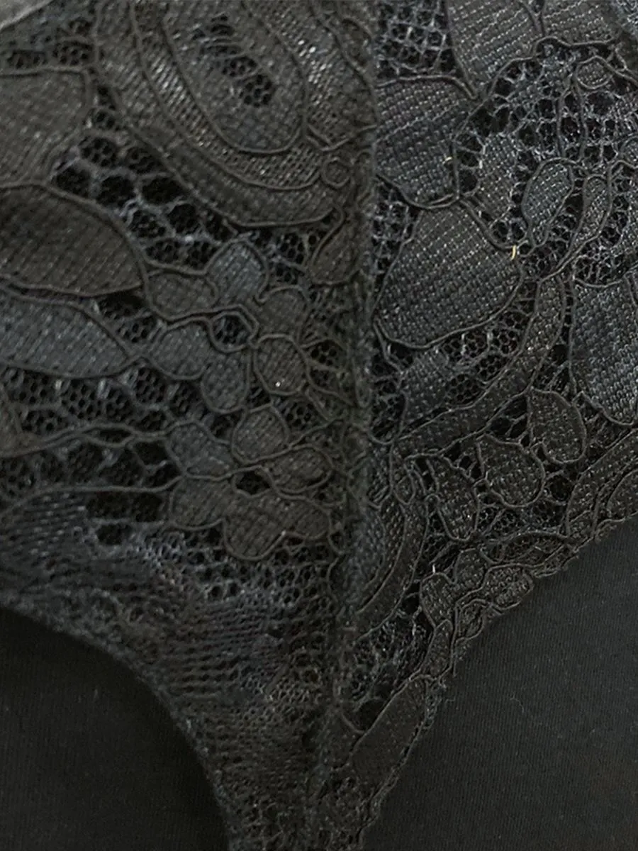 ICONIC WOMAN BLACK VAMPIRE T-SHIRT