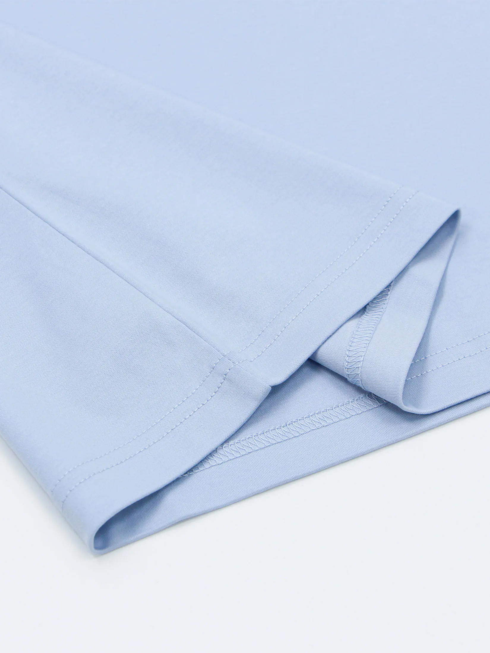 GIORDANO Men s Slim Cotton Embroidery Tee (Liquid Touch) Subdued blue