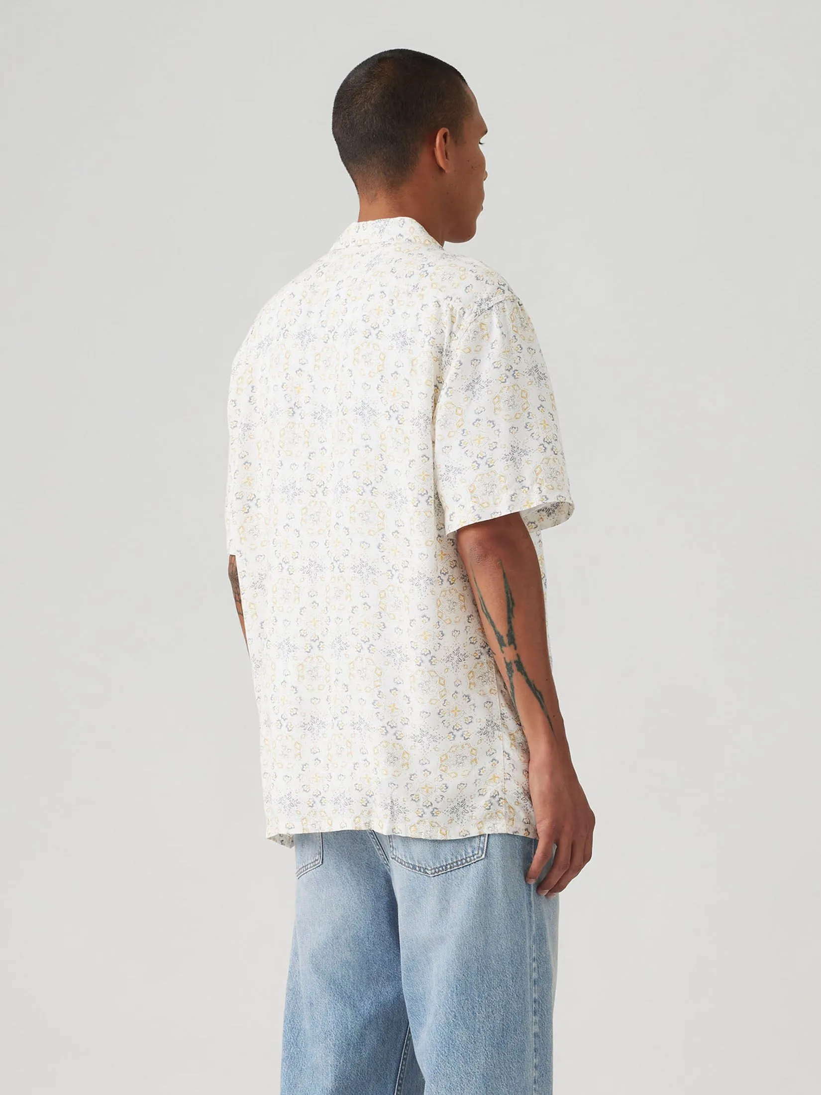 LEVI'S Men's Classic Camp Shirt Multi-Color