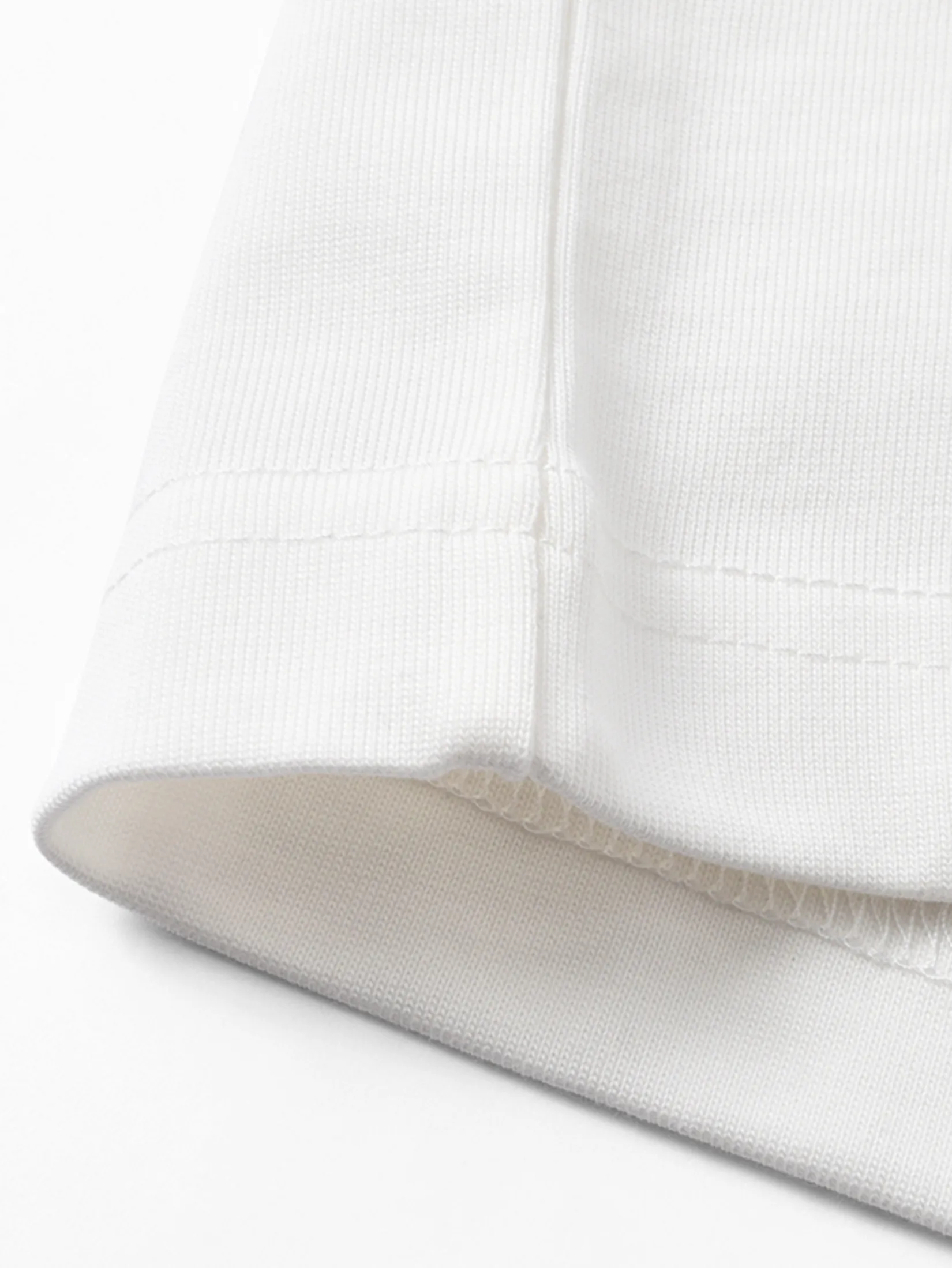 GIORDANO Men s City Wander Collection Short Sleeve Oversize Tee White x Khaki