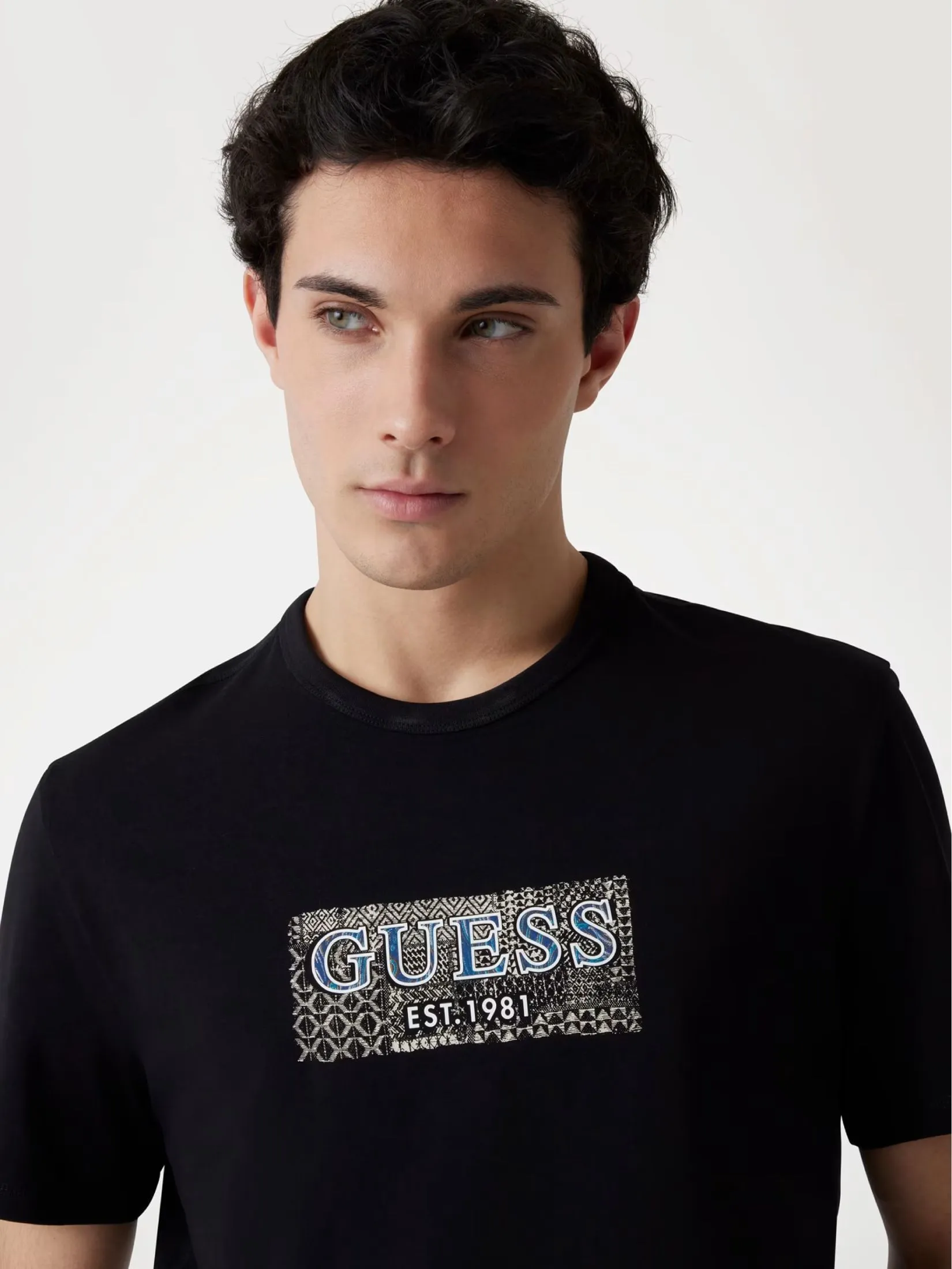 GUESS GUESS MEN Front Logo  T-Shirt  M5GI19J1314  -  Black