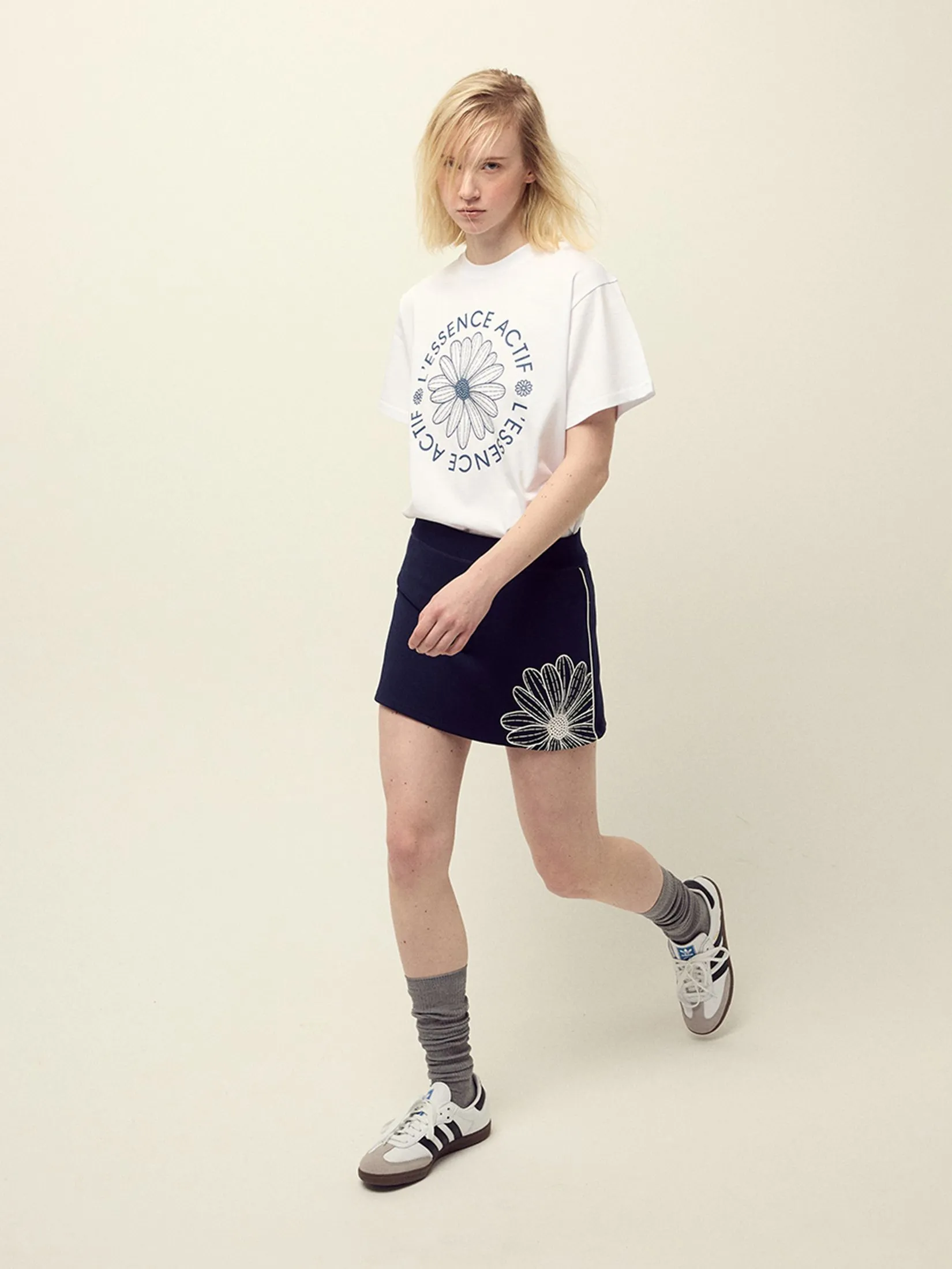 MARDI MERCREDI ACTIF T-Shirt Actif Emblem White Navy F