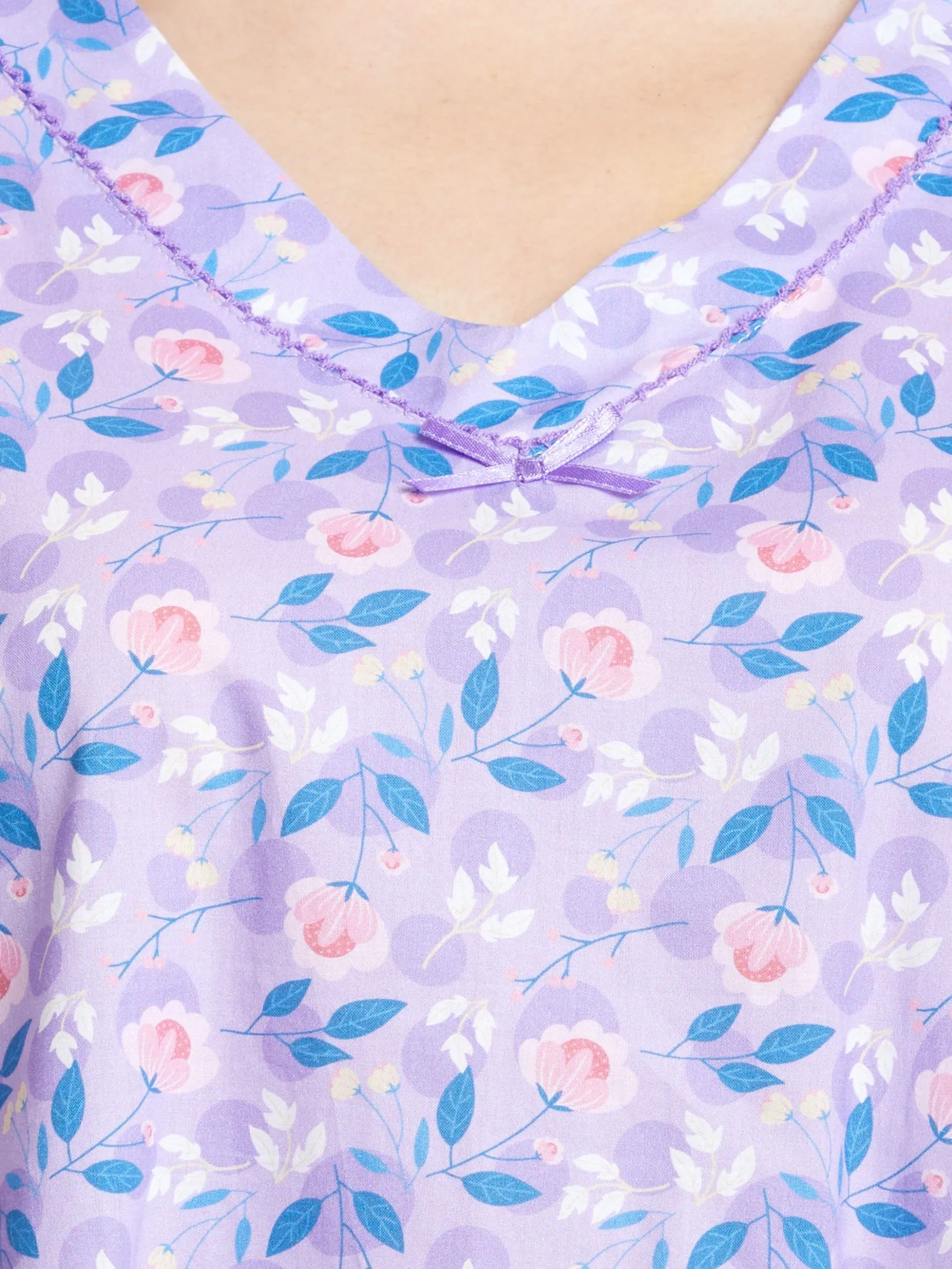 CLAUDIA'S ROMANCE Women Pyjamas V-Neck Short Sleeves Shirt + Cropped Pants Floral Pattern