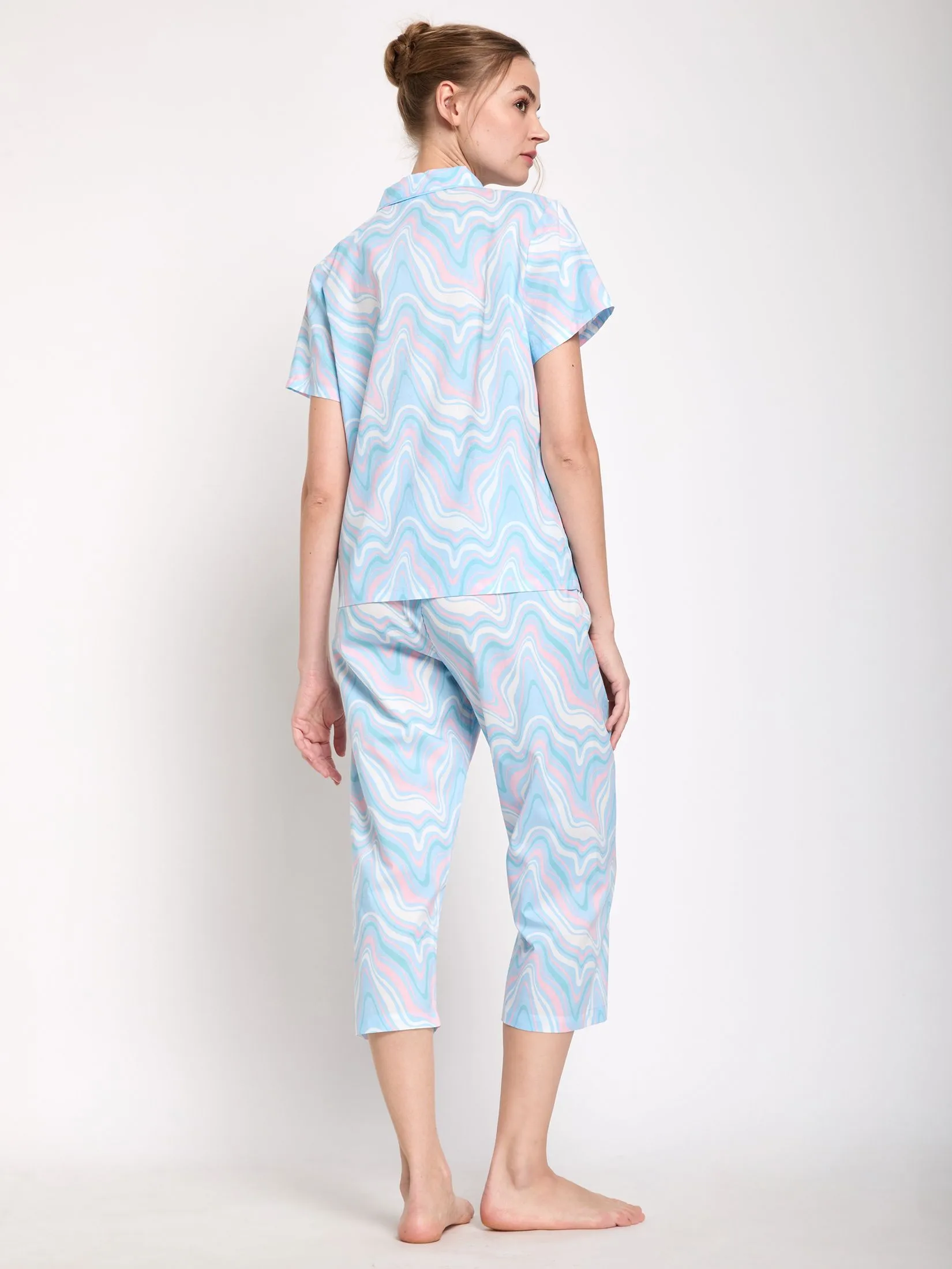 CLAUDIA'S ROMANCE Women Pyjamas Shirt Short Sleeves Hawaiian Collar + Cropped Pants Marble Swirl Light Blue
