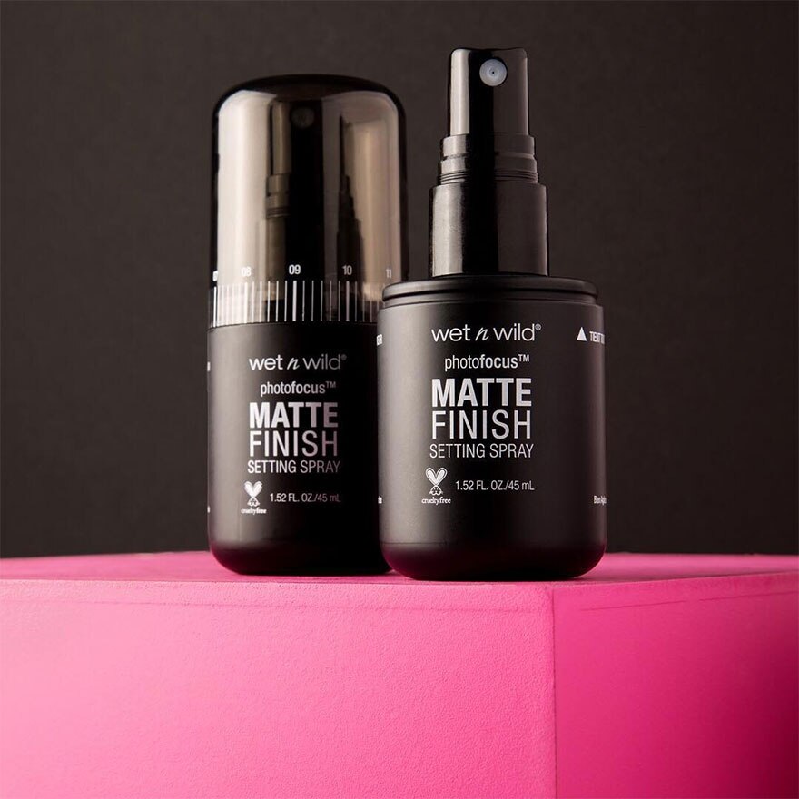 Wet n Wild Photo Focus Setting Spray-Matte 45 ml. E772 Matte Appeal