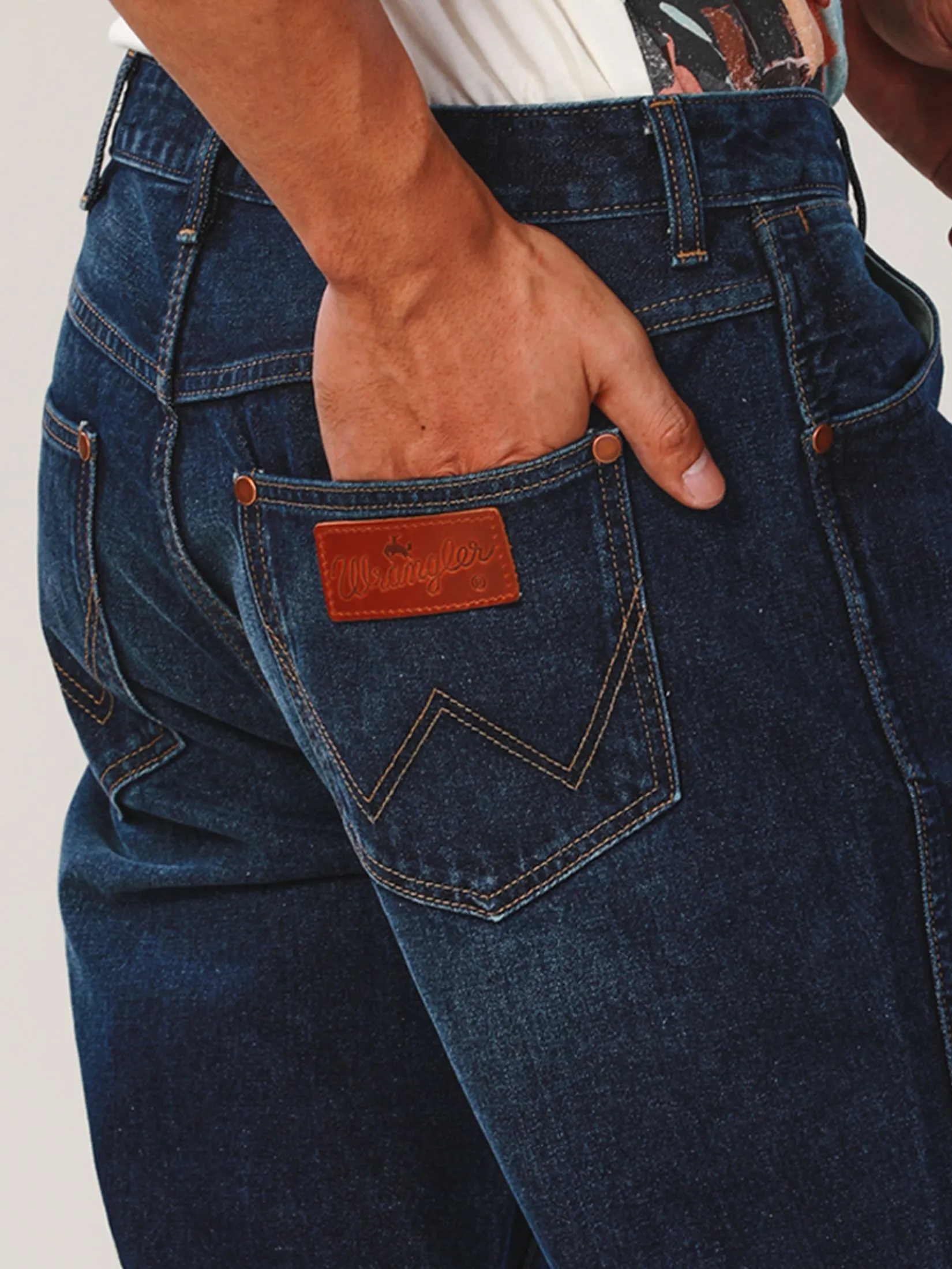 WRANGLER Men's Jeans Everyday with Wrangler Collection Mid Frontier Fit Mid Indigo