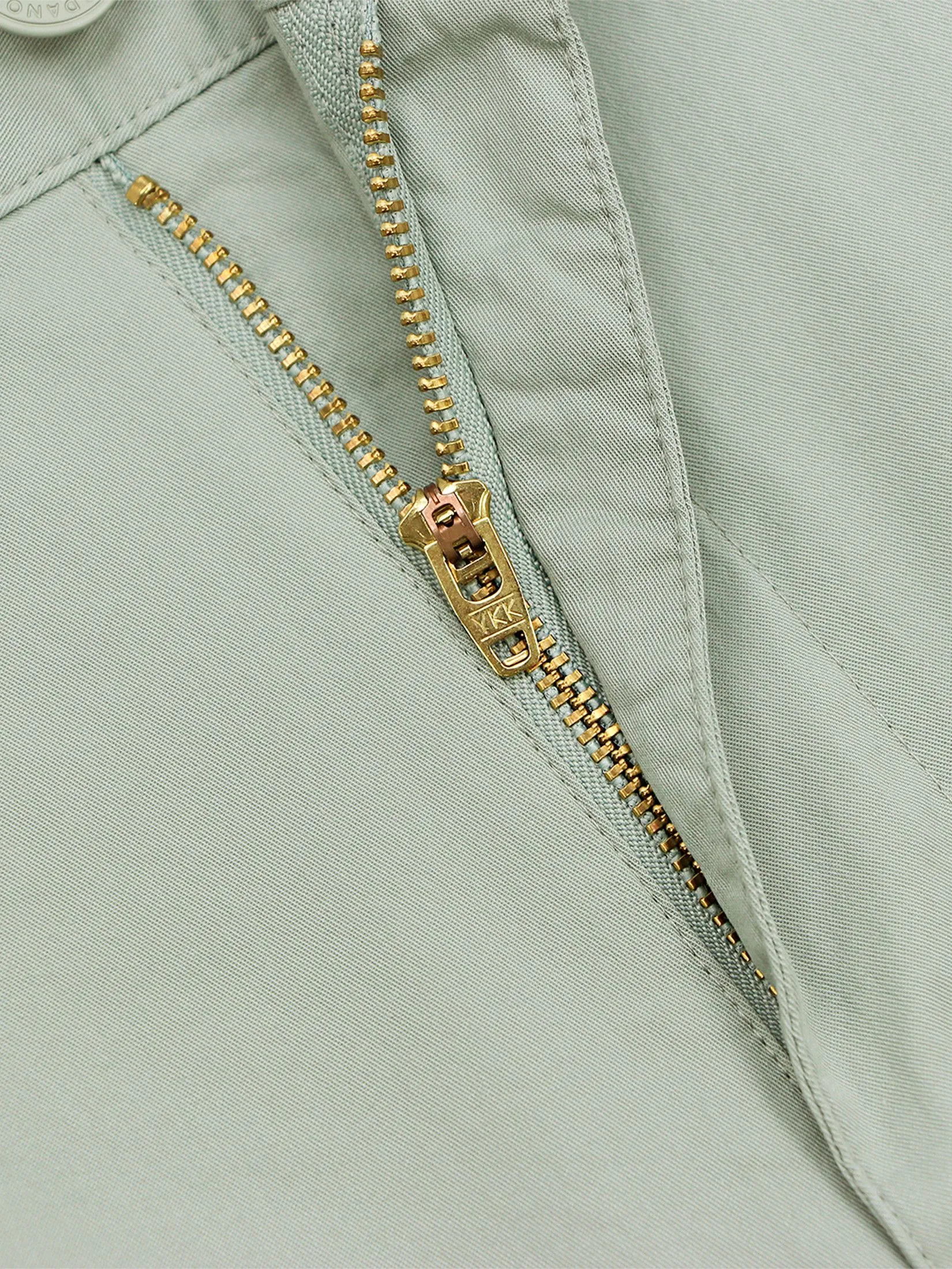 GIORDANO Men's Slim Cool-touch Shorts (180° Elastic Waist) Bud Green