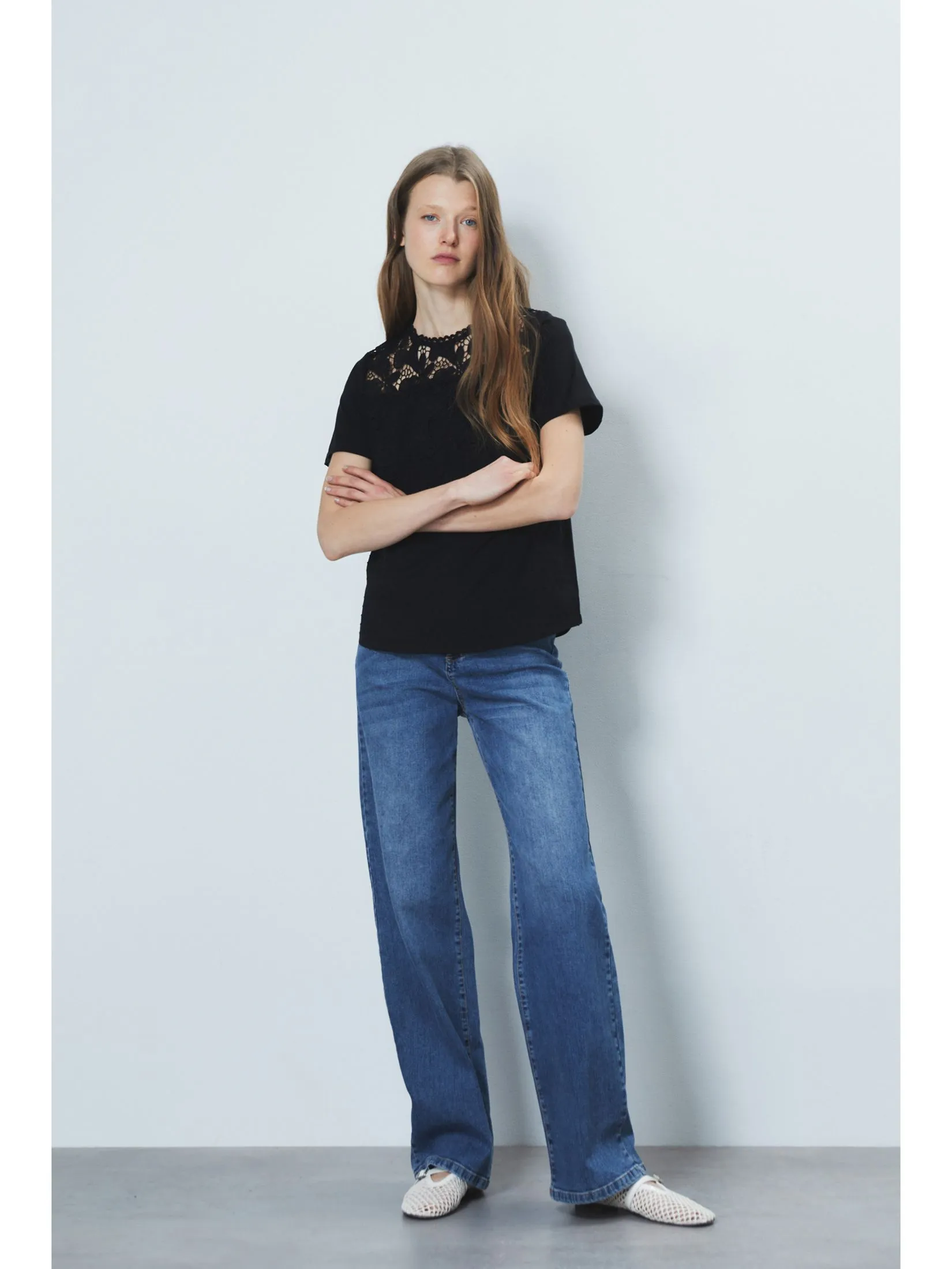 SFERA Women T-Shirt Plumetti Embroidered