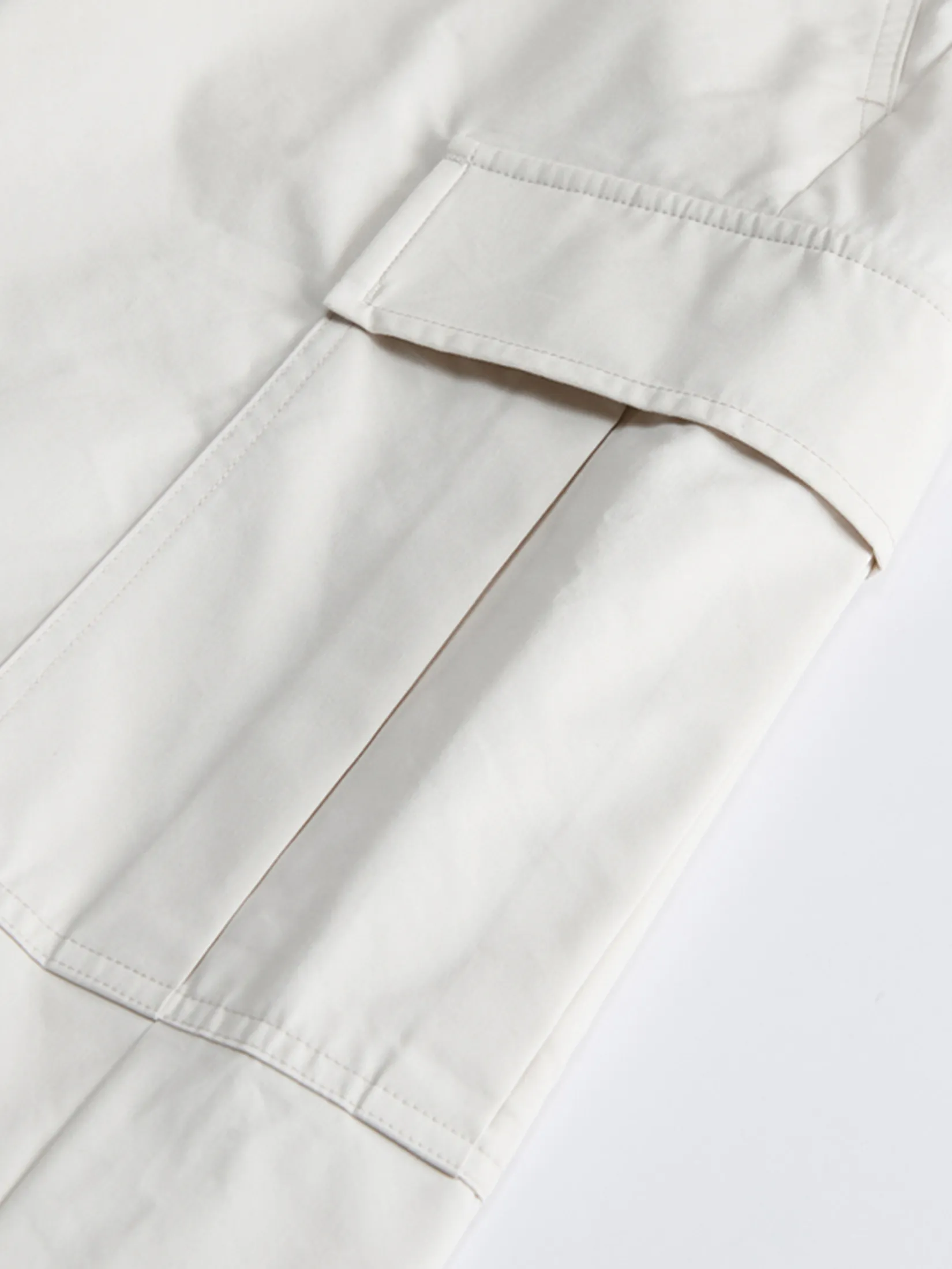 GIORDANO Men s  Online Exclusive Elastic Waist Cargo Pants (Korea) Beige White