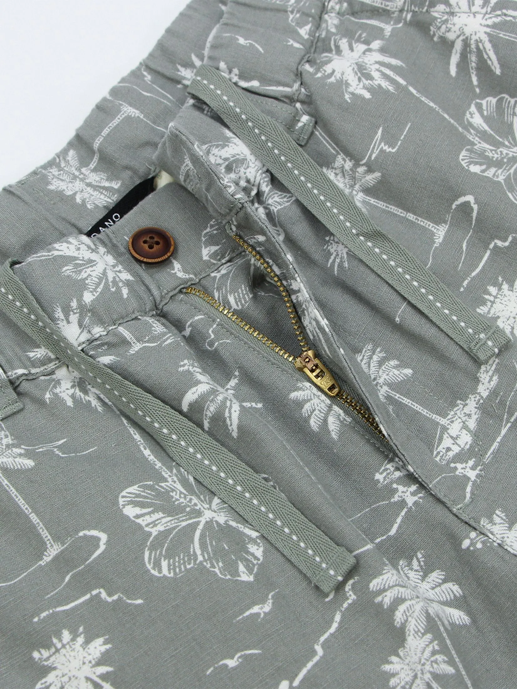 GIORDANO Men's Slim Linen Bermuda Shorts Green x White