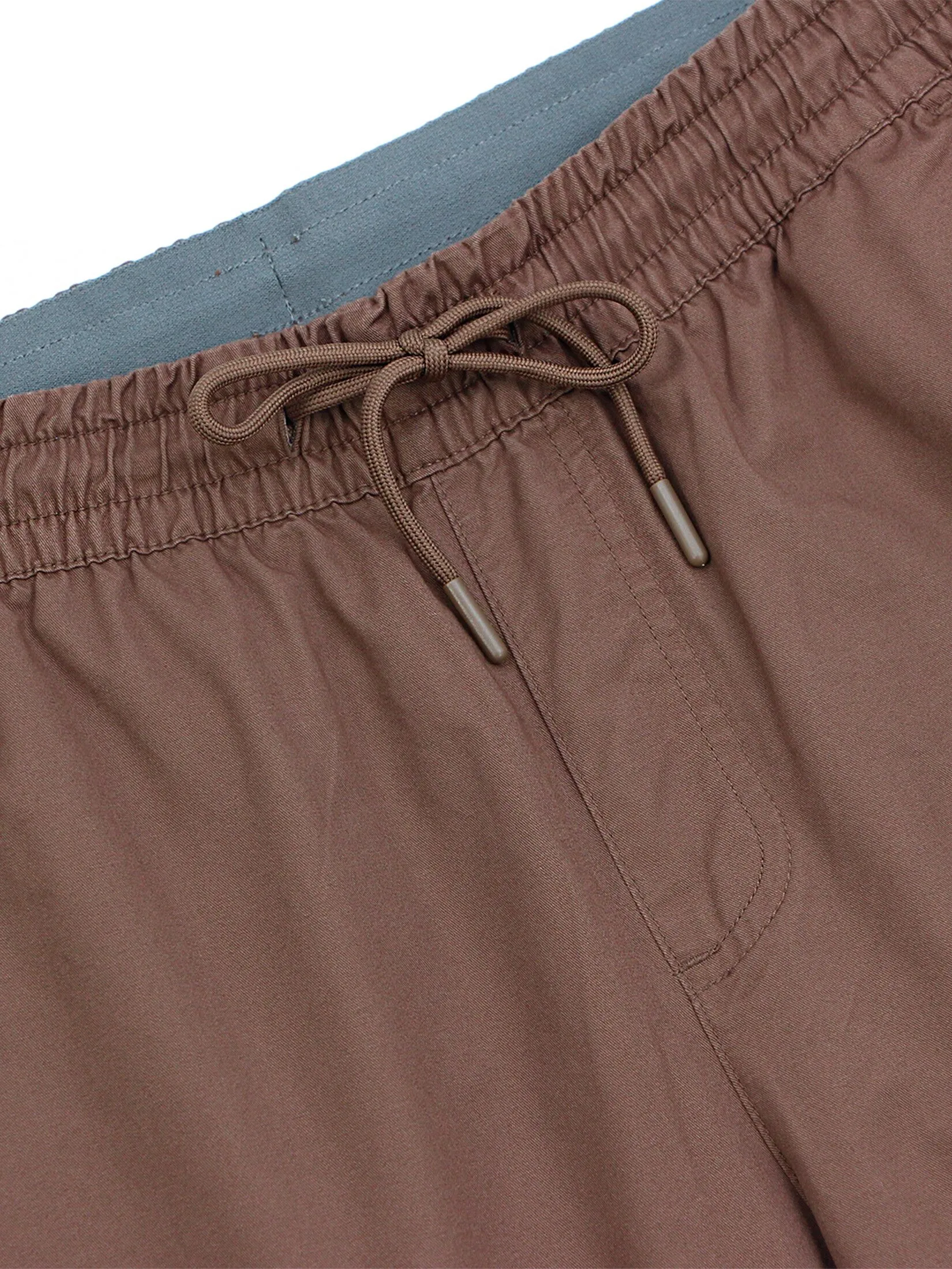 GIORDANO Men's Mid-Rise Slim Fit Elastic Waist Twill Bermuda Shorts Cocoa brown