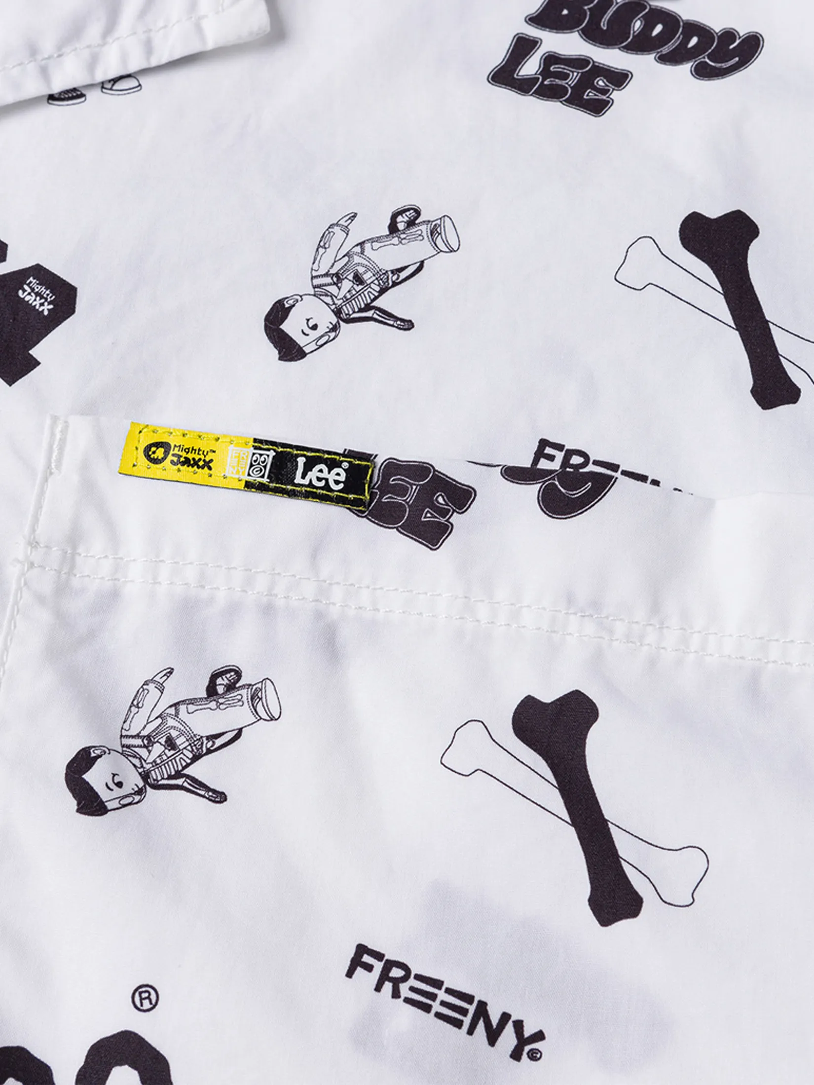 LEE Men s Shirt Short Sleeve Lee x Mighty Jaxx Collection Comfort Fit White