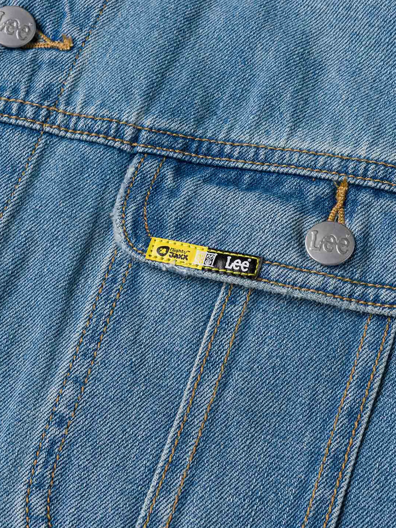 LEE Men s Denim Jacket Lee x Mighty Jaxx Collection Regular Fit Light Indigo