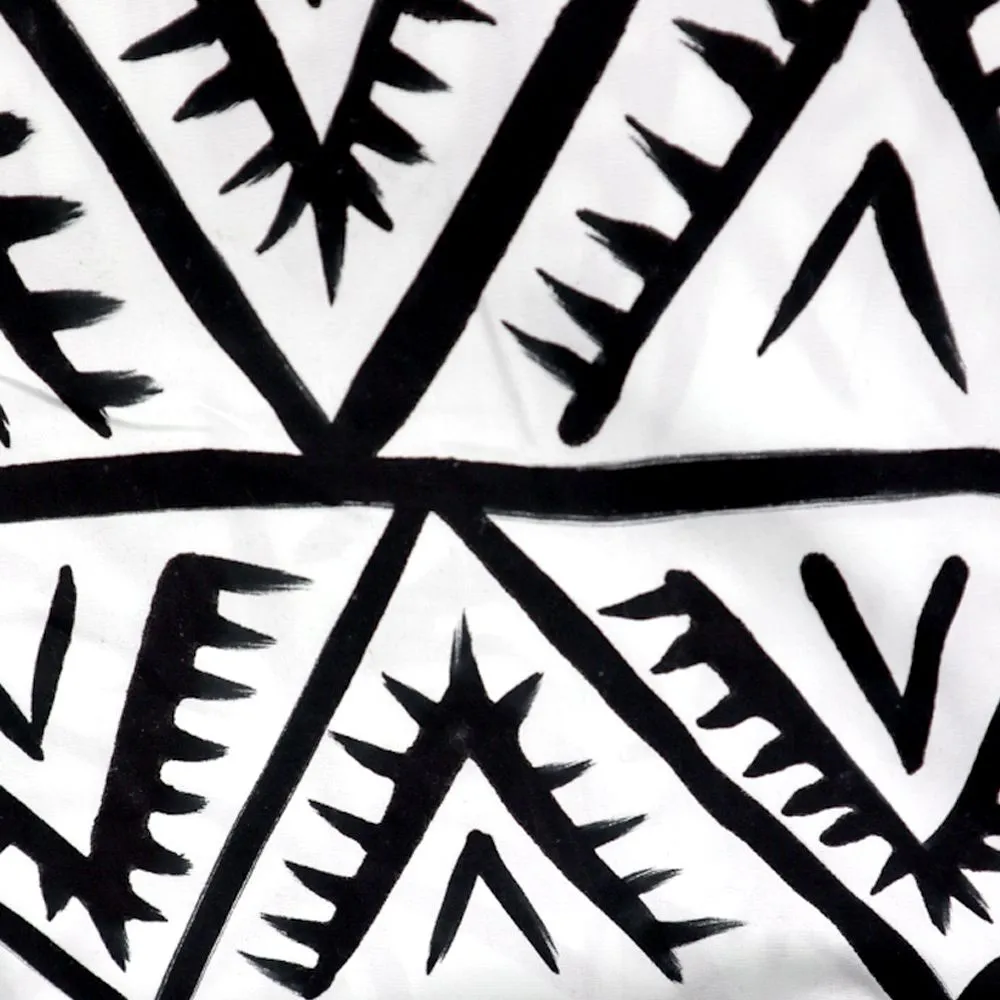 LAGOM Black Short Pants : Ikat