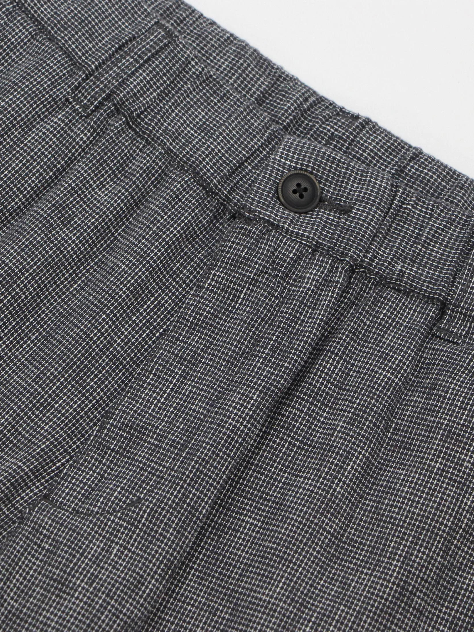 GIORDANO Men's Slim Linen Bermuda Shorts Dark grey x White