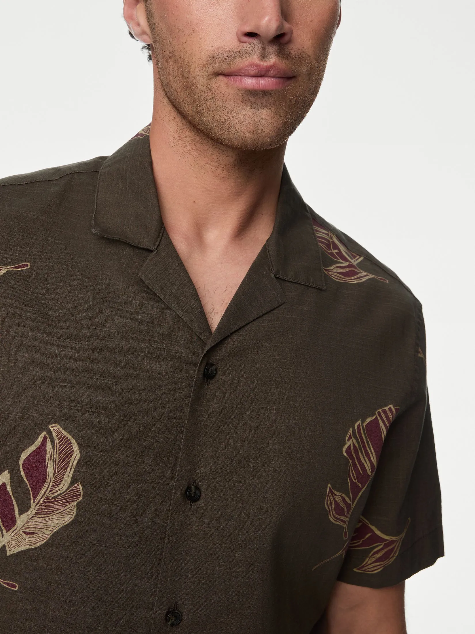 MARKS & SPENCER Men Shirt Short Sleeves Easy Iron Pure Cotton Hawaiian Print N4_Brown Mix