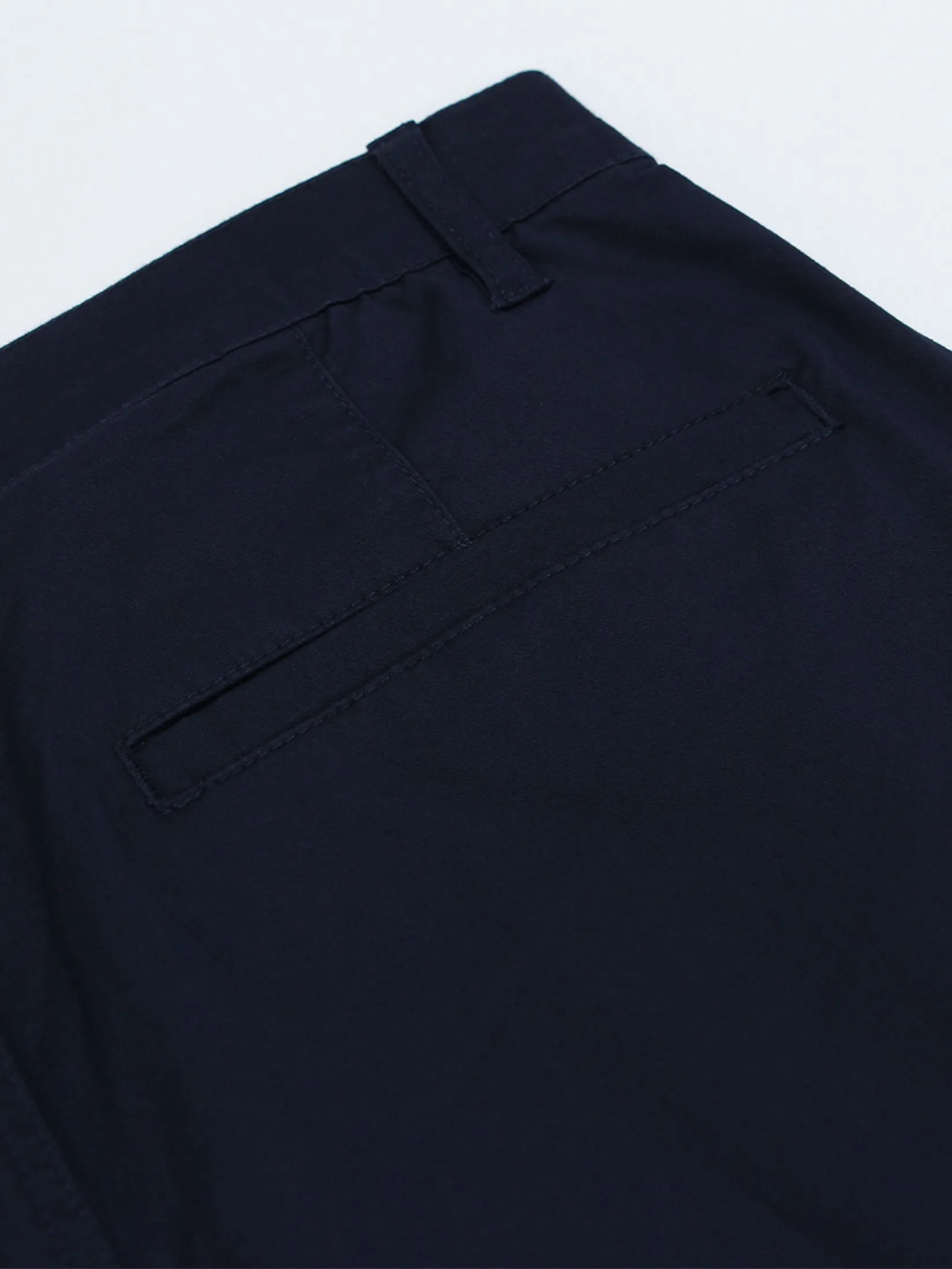 GIORDANO Men's Slim Taper Bermuda Shorts (180° Elastic Waist) Signature Navy