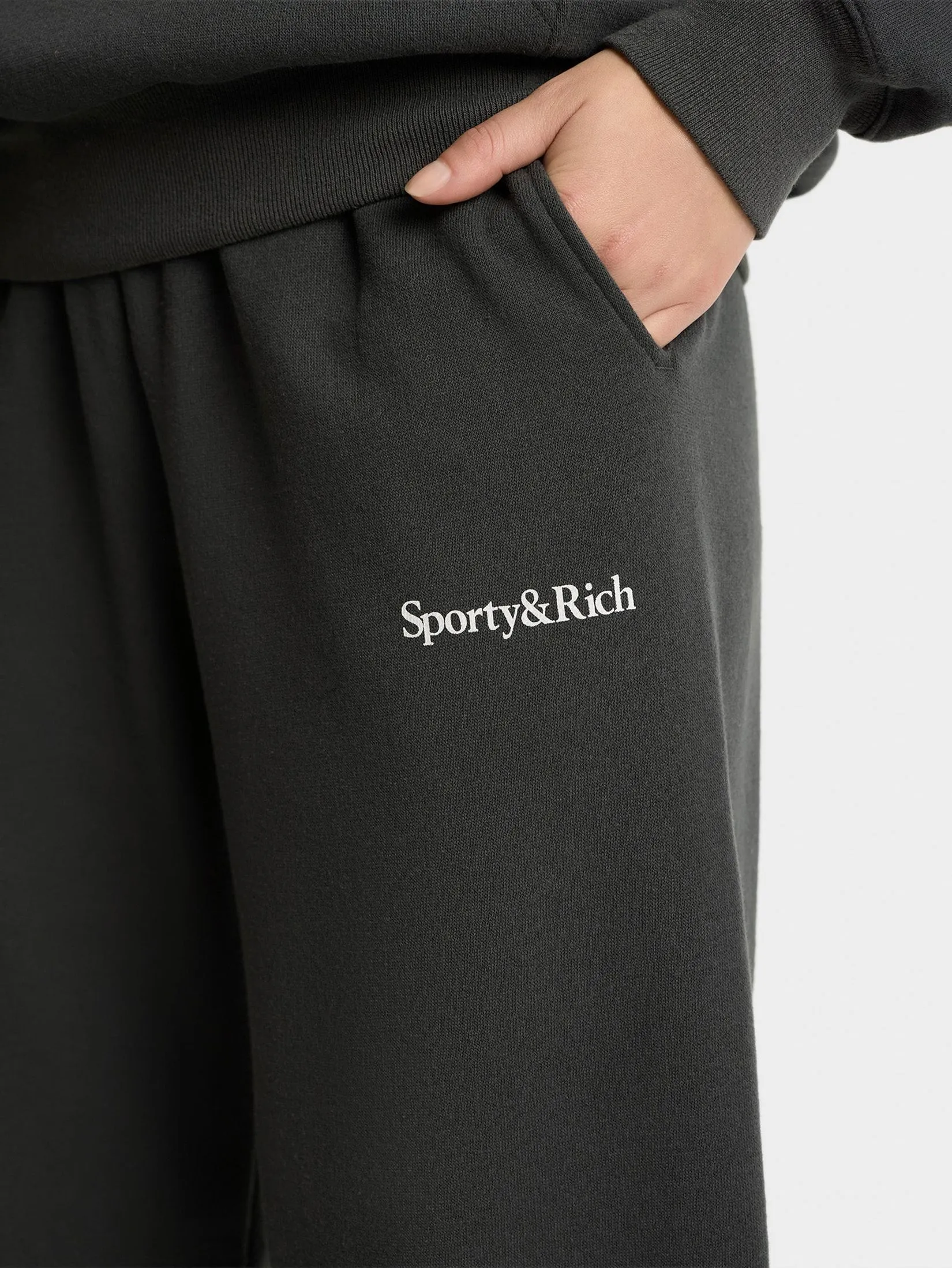 SPORTY & RICH Unisex Sweapant Serif Logo Soft - Faded Black/White