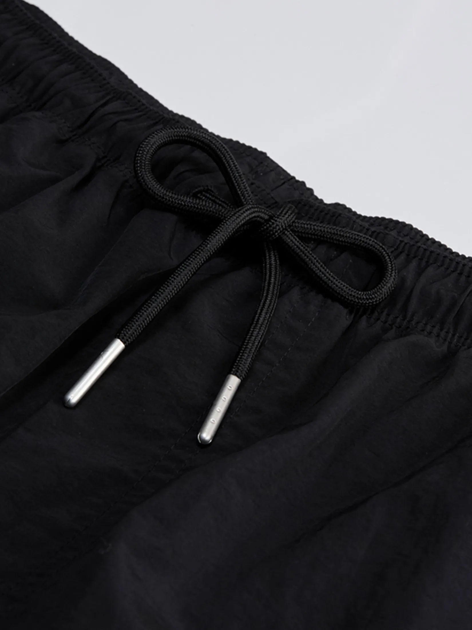 GIORDANO Men s Online Exclusive Exposed Seam Drawstring Shorts (Korea) Black