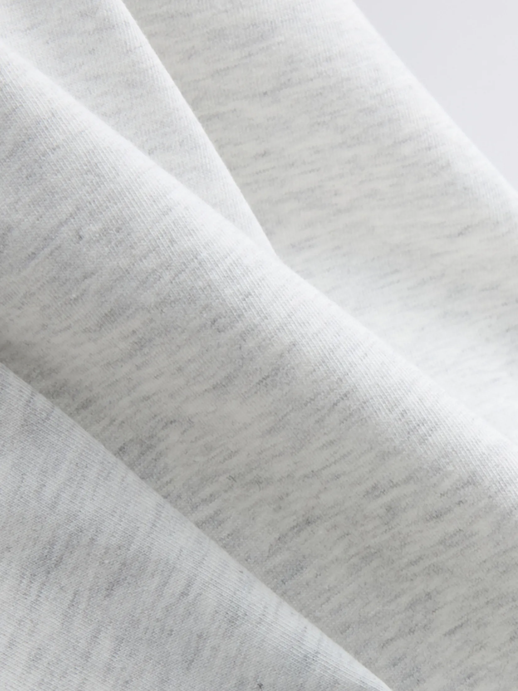 GIORDANO Men s Online Exclusive Soft-Touch Plain T-shirt (Korea) Light Grey