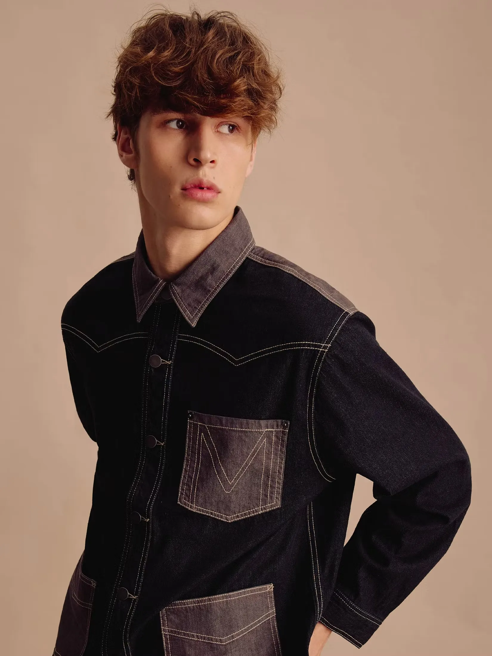 MOO [MOO 1/25] 
Two-tone Wild Patch Jacket Black