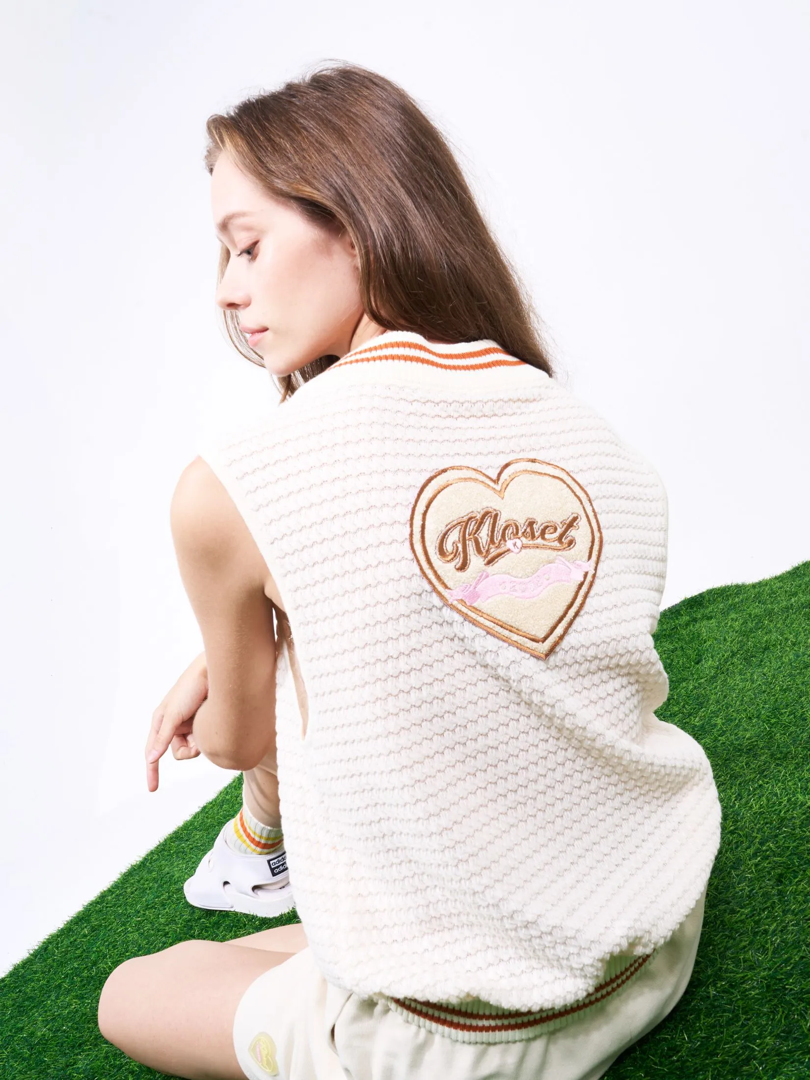 KLOSET (LS2-24) Women Kloset Varsity Knitted Vest Cream