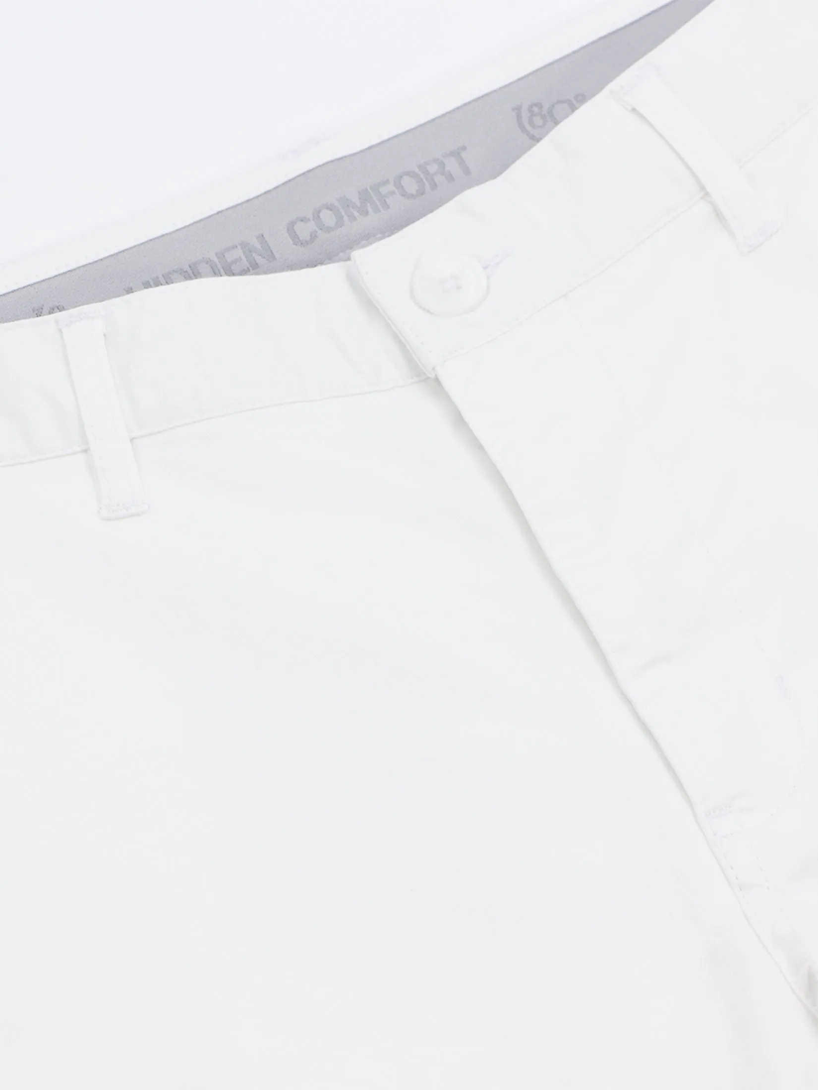 GIORDANO Men's Slim Taper Shorts (180° Elastic Waist) White