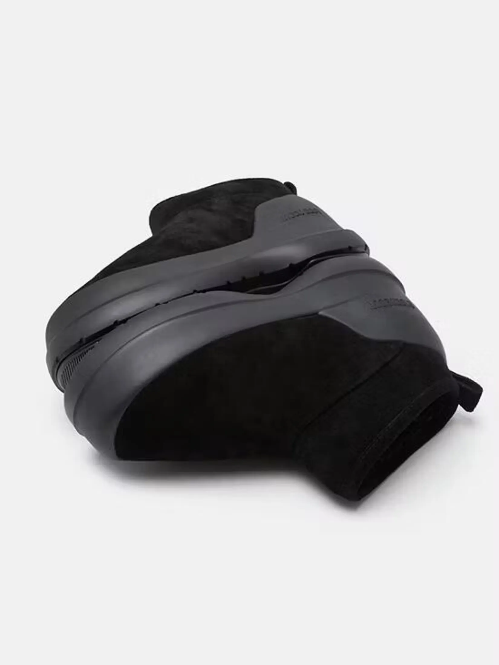 MOON BOOT LUNA LOW BOOT SUEDE IN BLACK