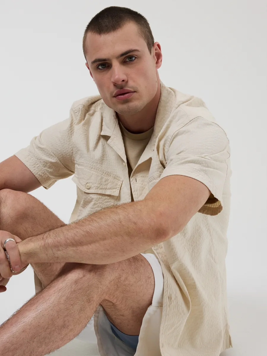 AMERICAN EAGLE MEN SS OVERSIZED 2 PKT CAMP COLLAR NATURAL SEERSUCKER SHIRT 164 SOFT OAT