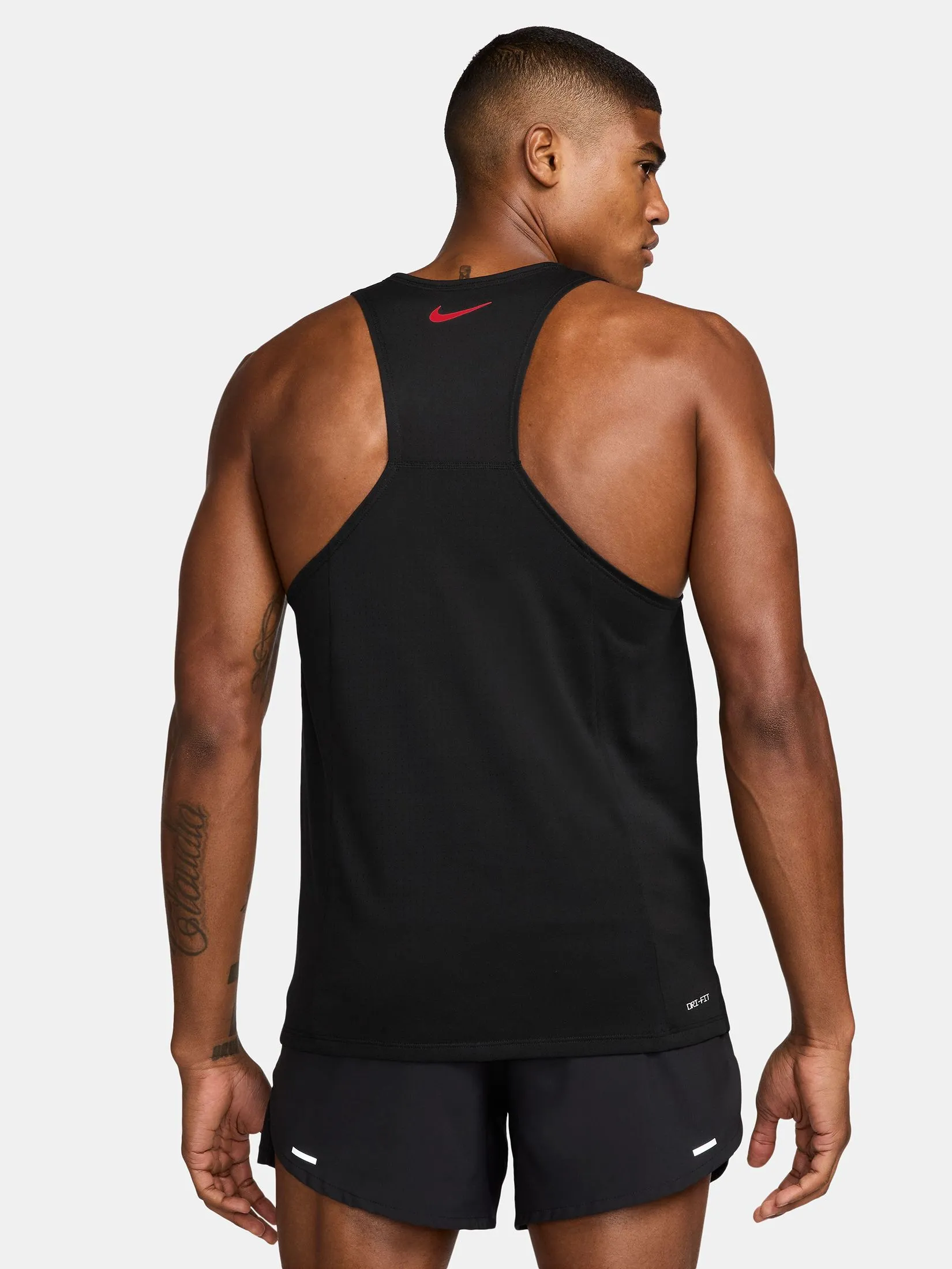 NIKE Men Running T-Shirt Fast Dri-Fit HV2131-010 Black/Bright Crimson