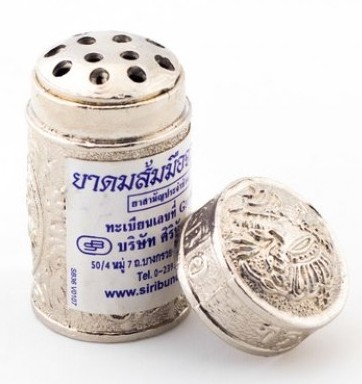 Ингалятор в металлическом футляре