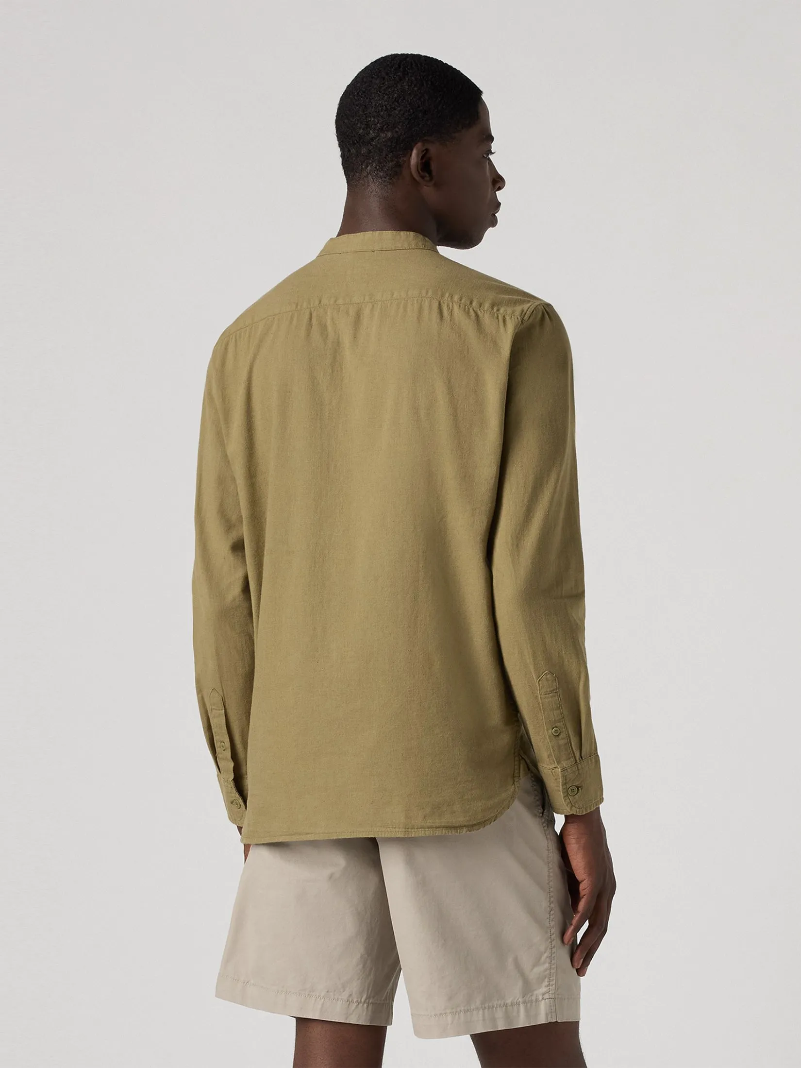 LEVI'S Men's Banded Collar 1 Pocket Shirt Green