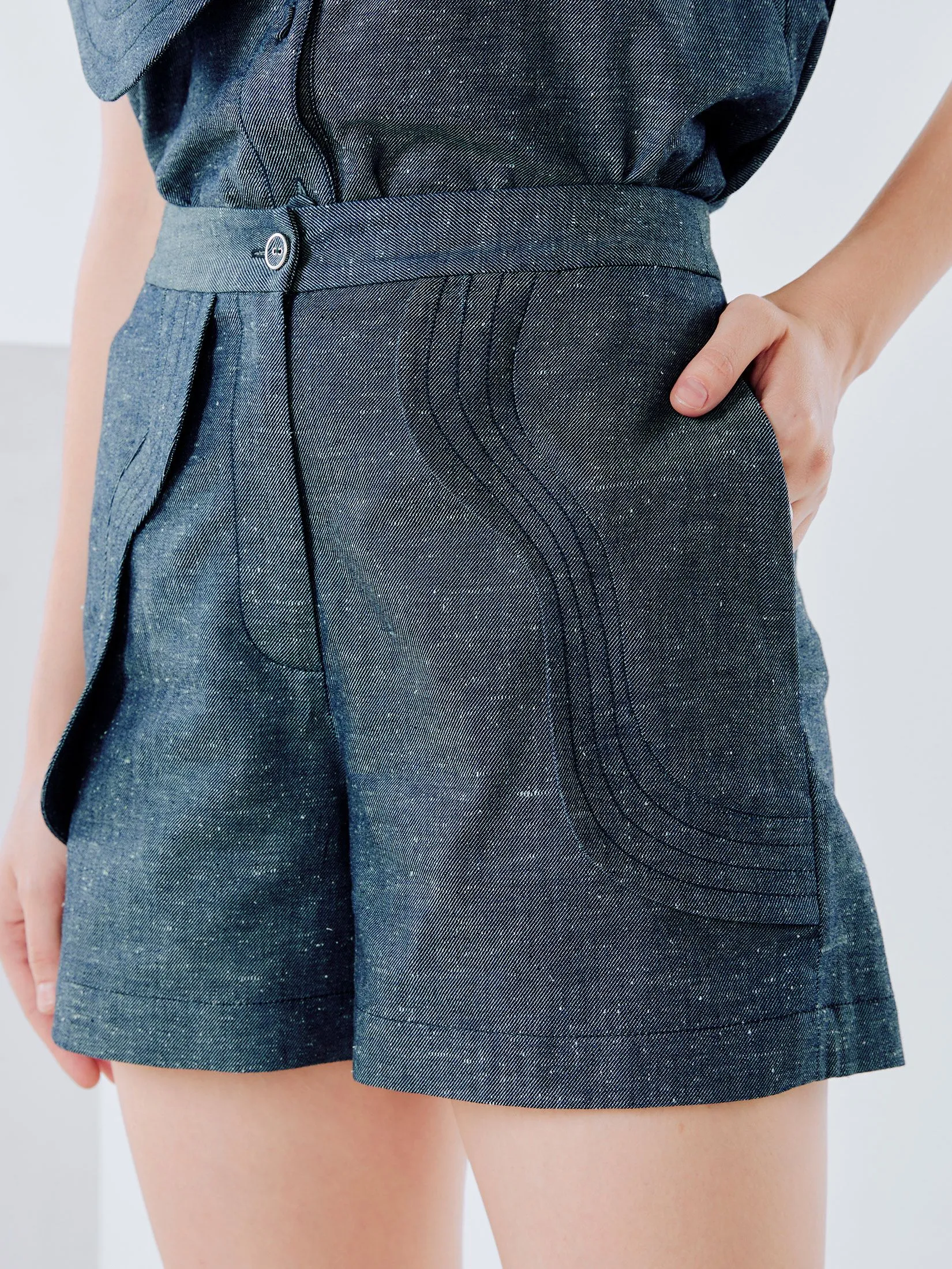 SHAKA Woman Short The Melting Navy