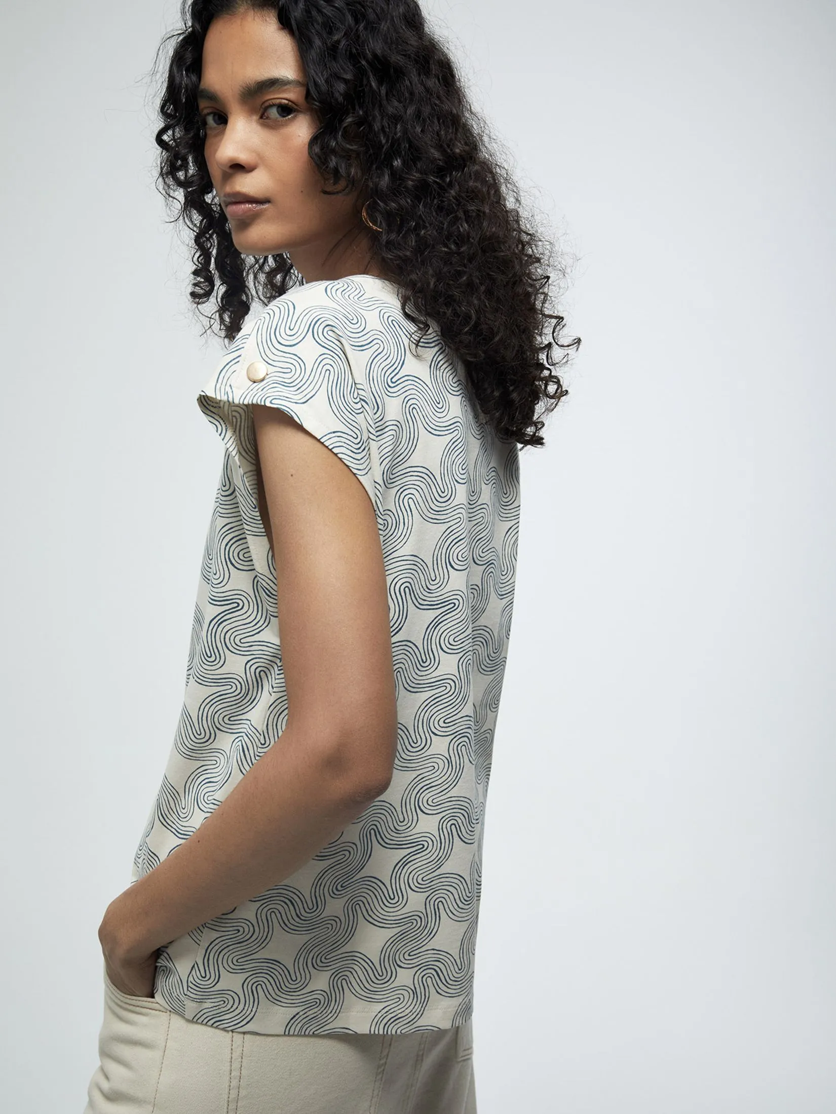 SFERA Women T-Shirt Cap Sleeves Print