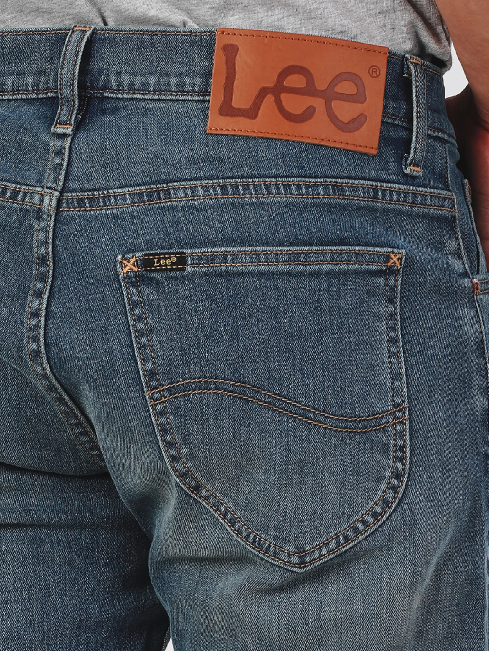 LEE Men s Jeans Lee Sort Collection Mid Arvin Fit Mid Indigo